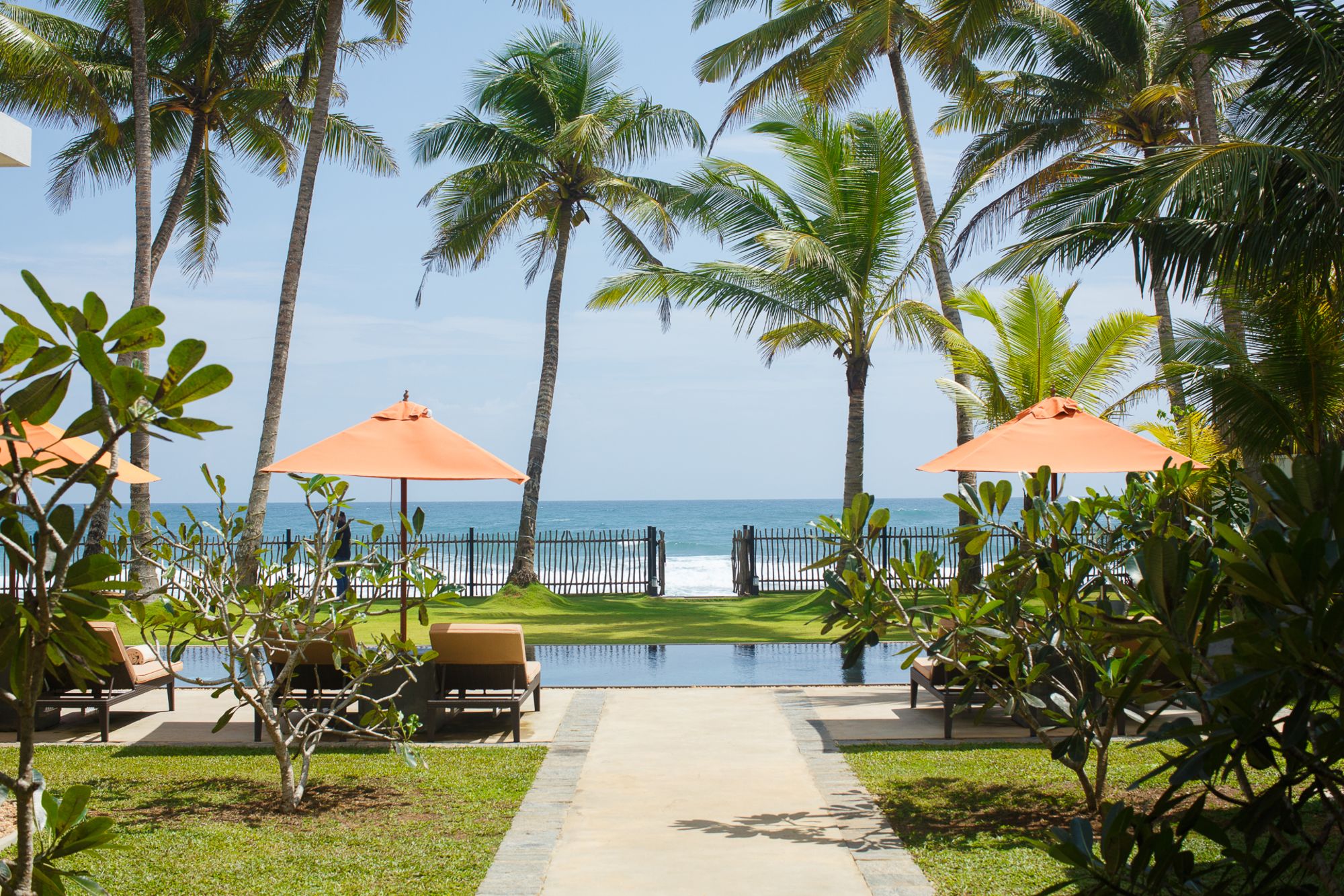 KK Beach à Koggala: Pool & Garden