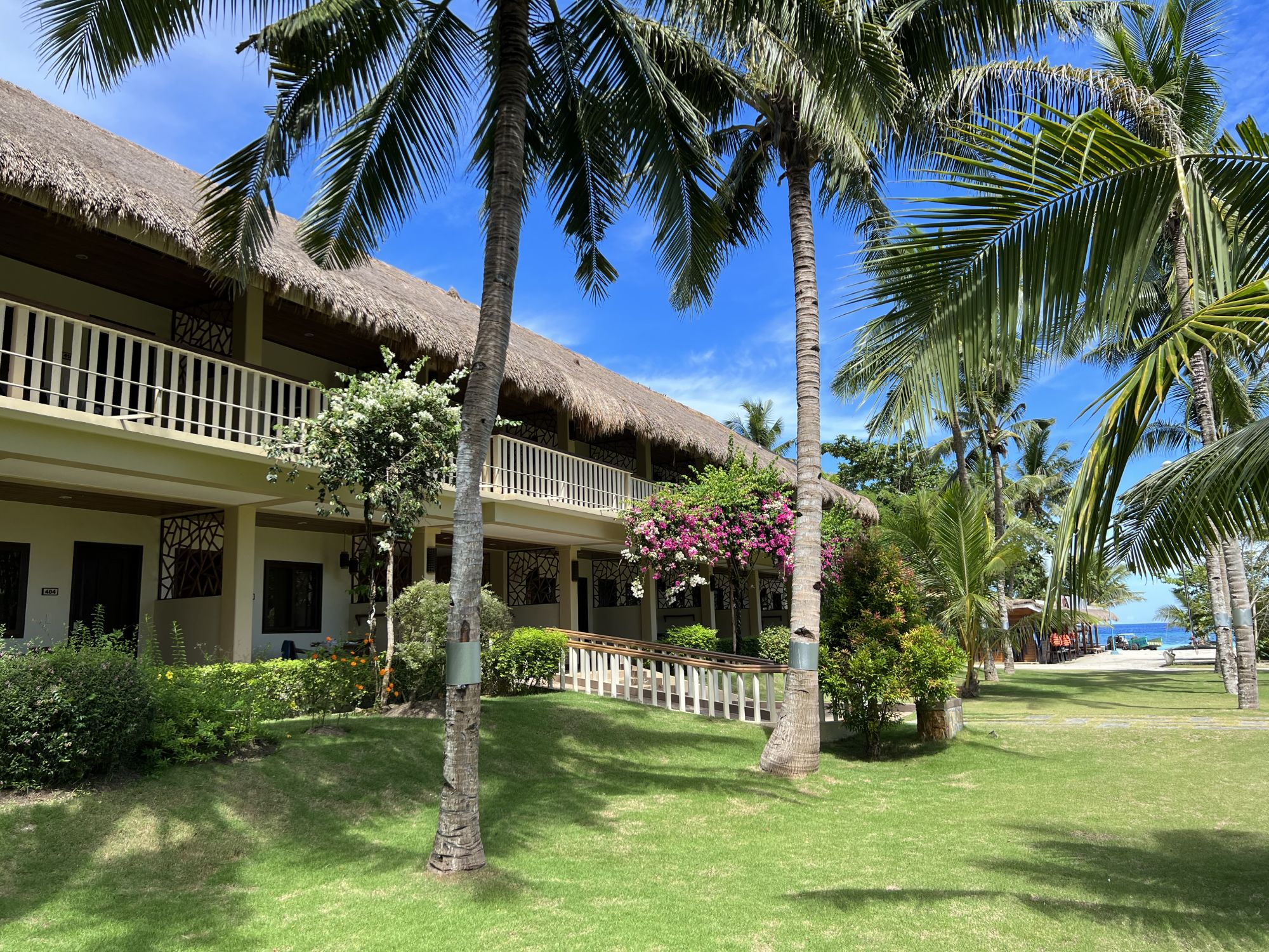 Bohol Beach Club: Deluxe Building