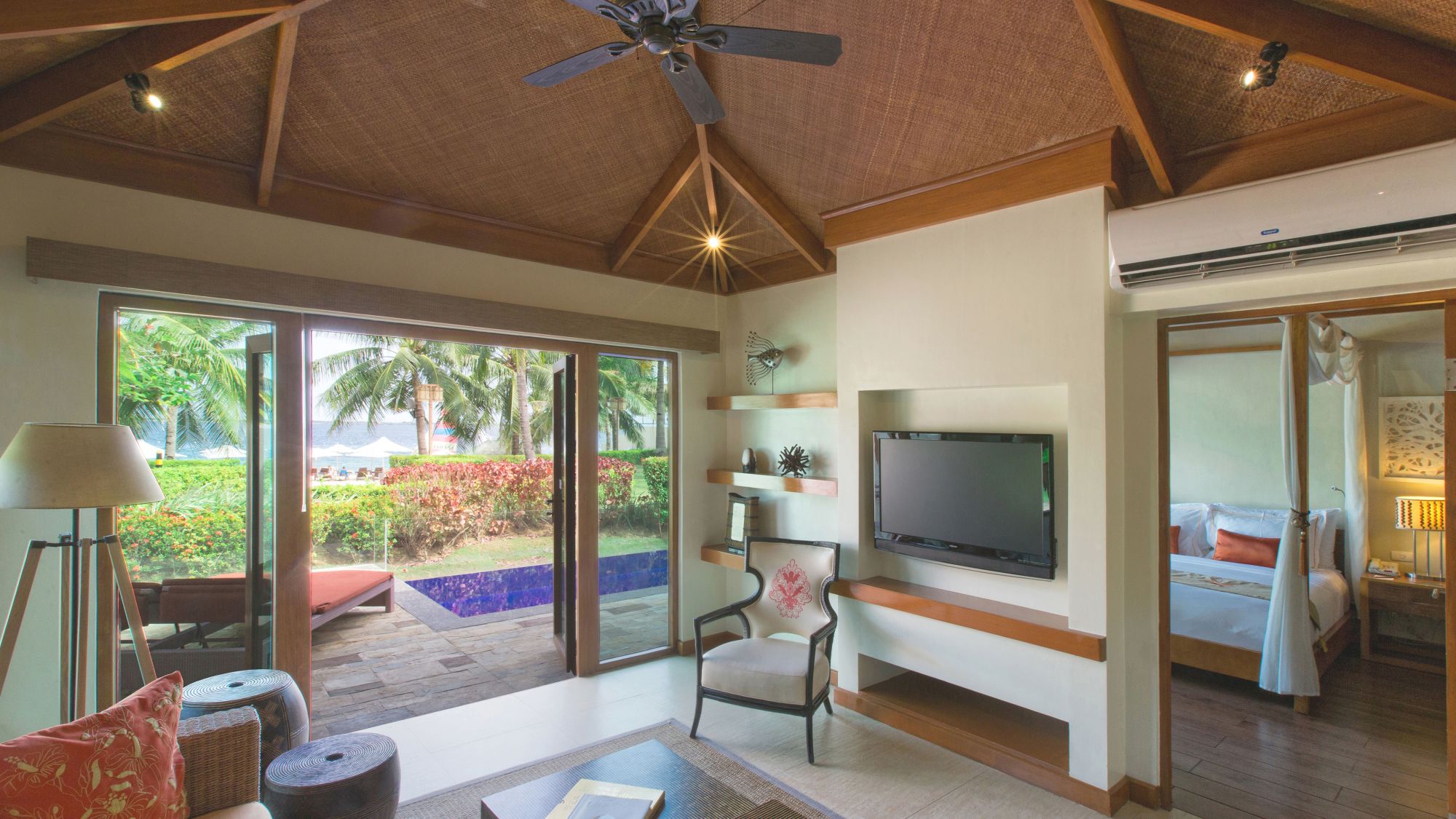 Crimson Resort & Spa Mactan in Cebu: Beach Villa