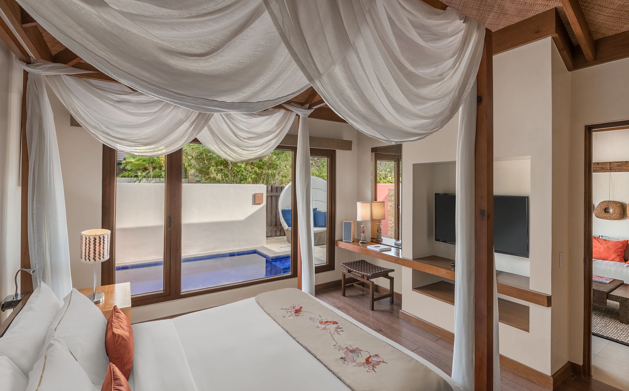 Crimson Resort & Spa Mactan in Cebu: Private Pool Villa