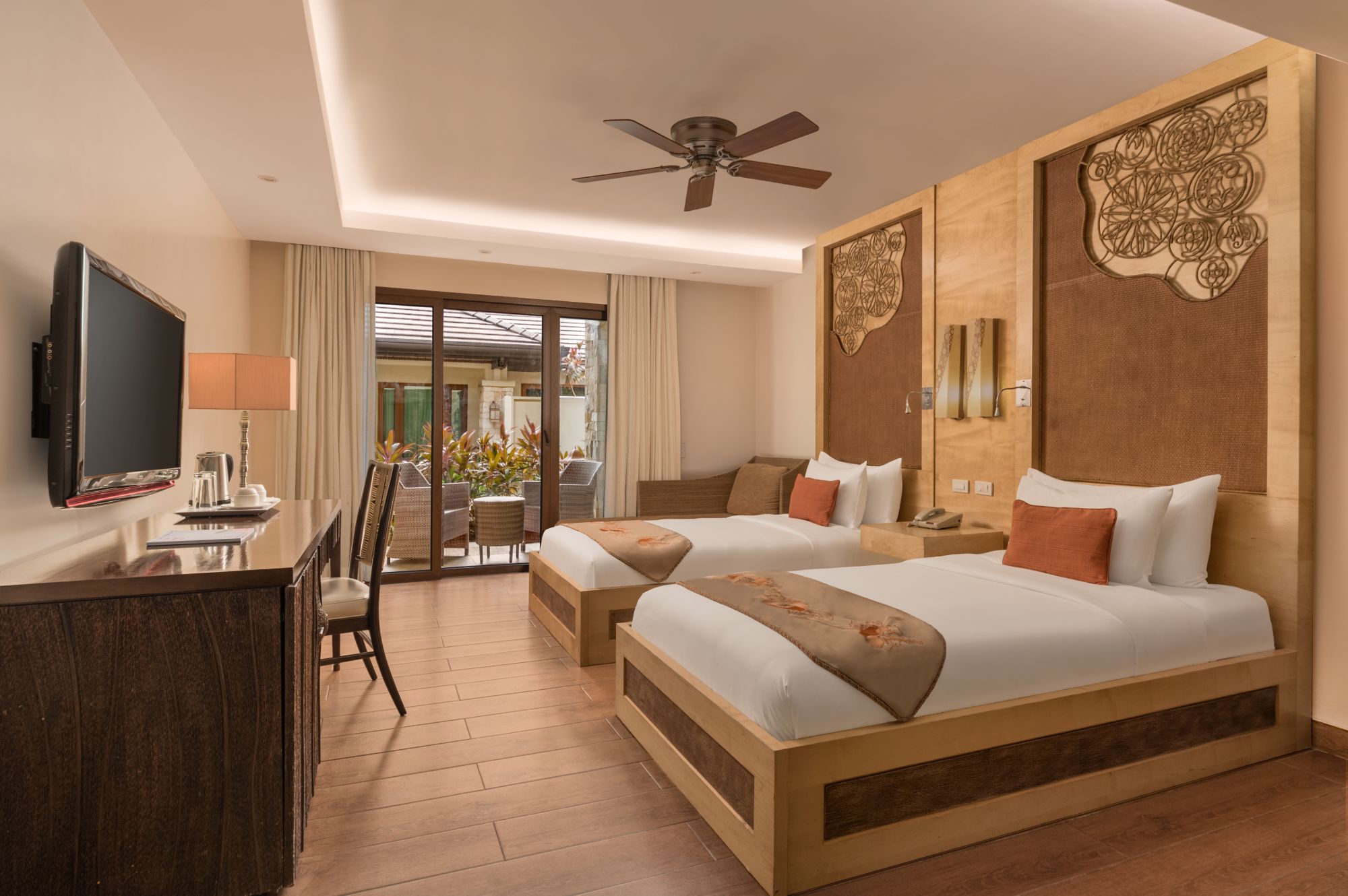 Crimson Resort & Spa Mactan in Cebu: Deluxe Room | Twin