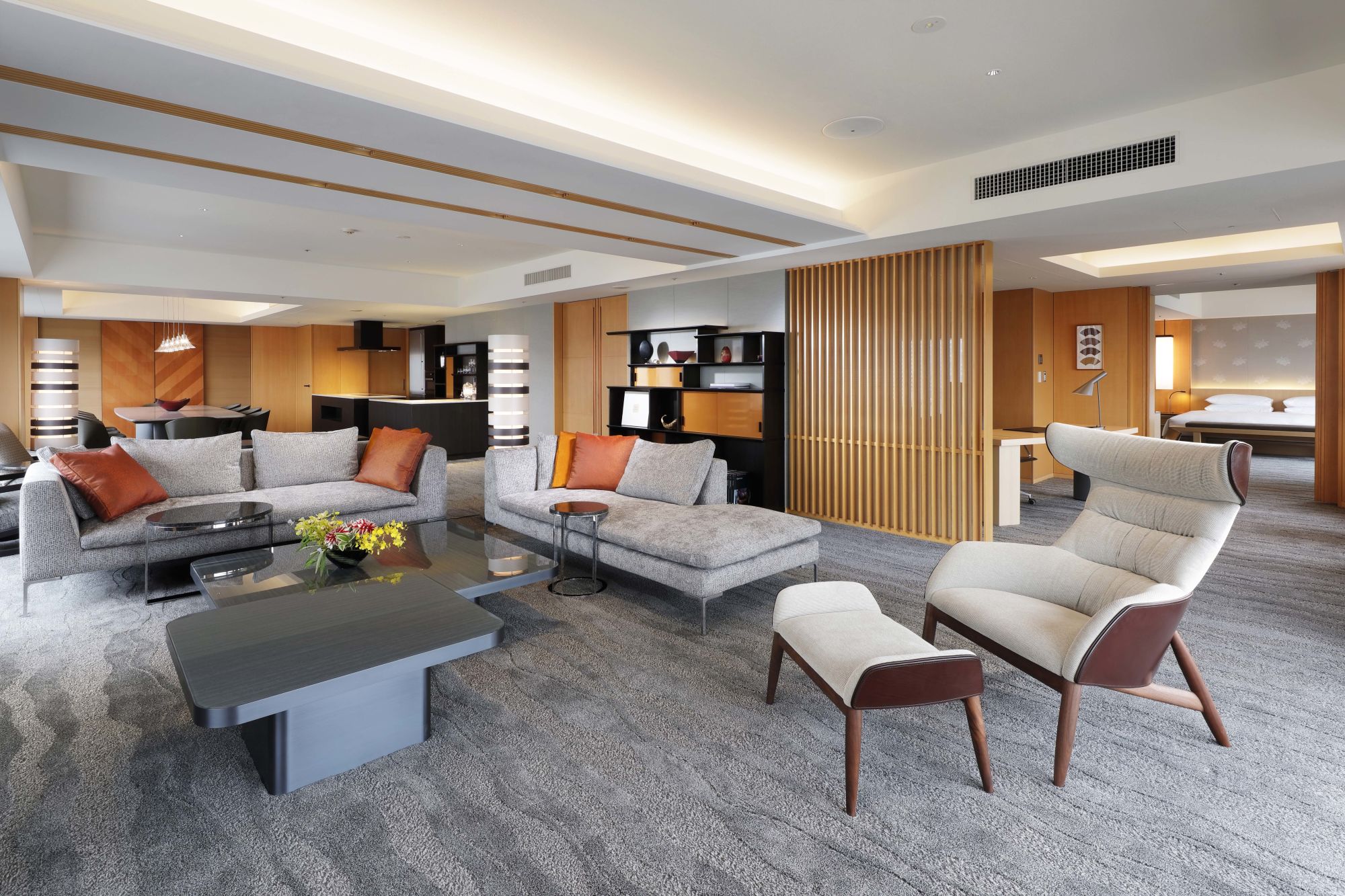 The Capitol Hotel Tokyu in Tokio: The Capitol Suite | living room