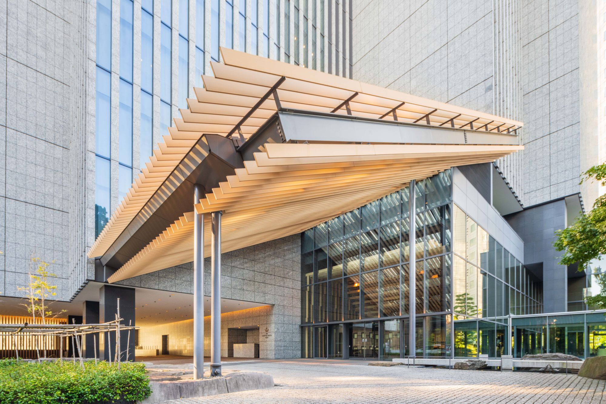 The Capitol Hotel Tokyu in Tokio: Hotel entrance