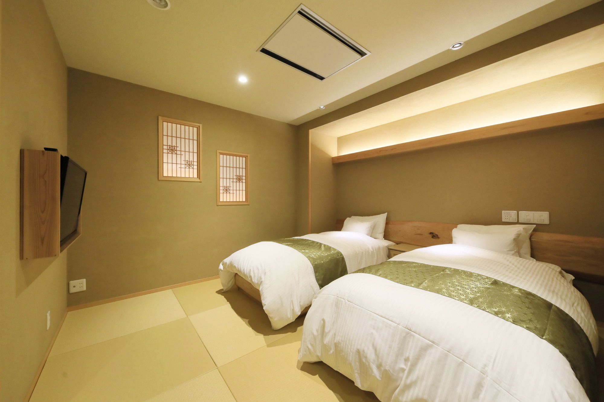 Ryokan Biyuyonado in Yudanaka: Western Deluxe with open-air Onsen