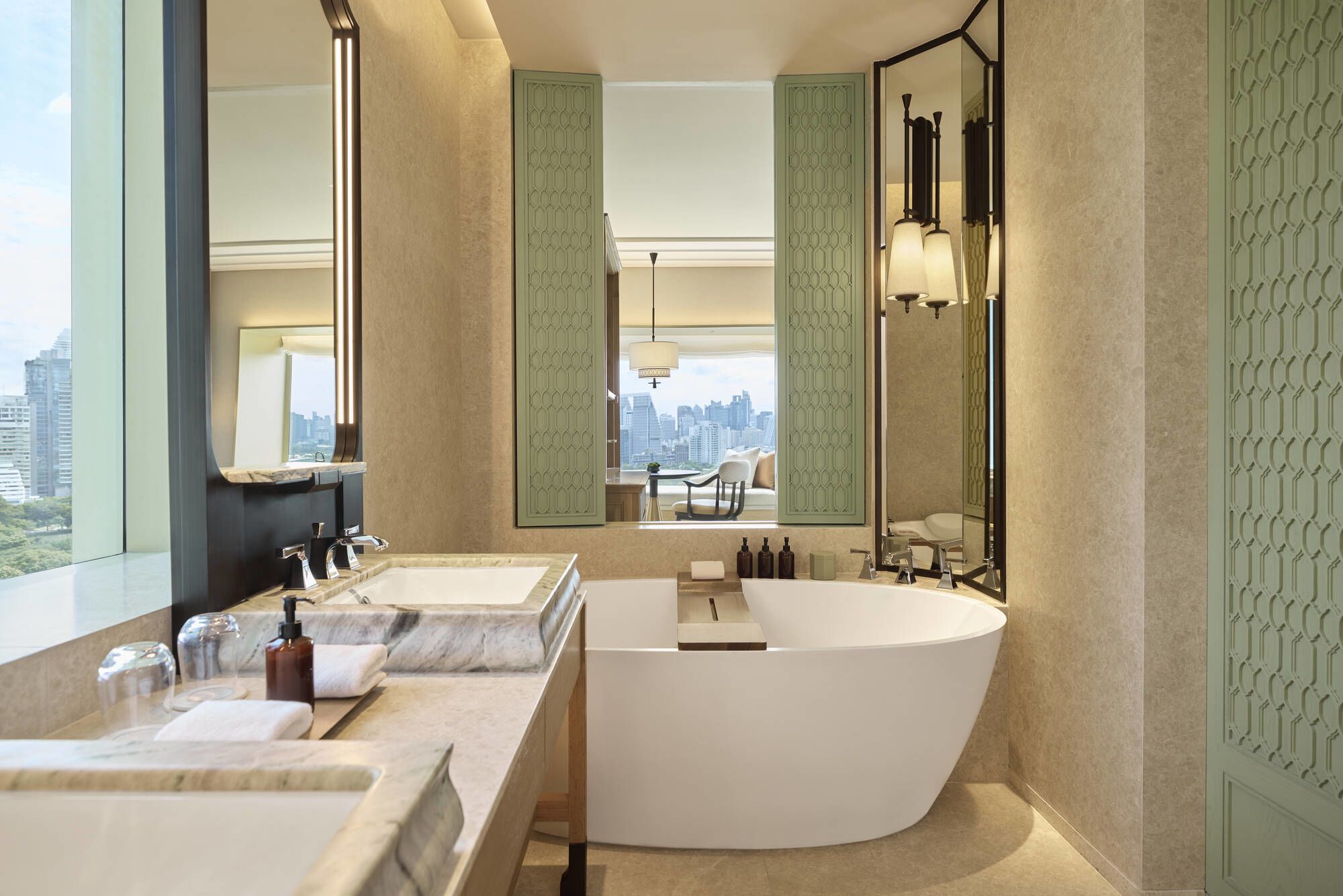 Dusit Thani Bangkok: Deluxe Corner | Bathroom