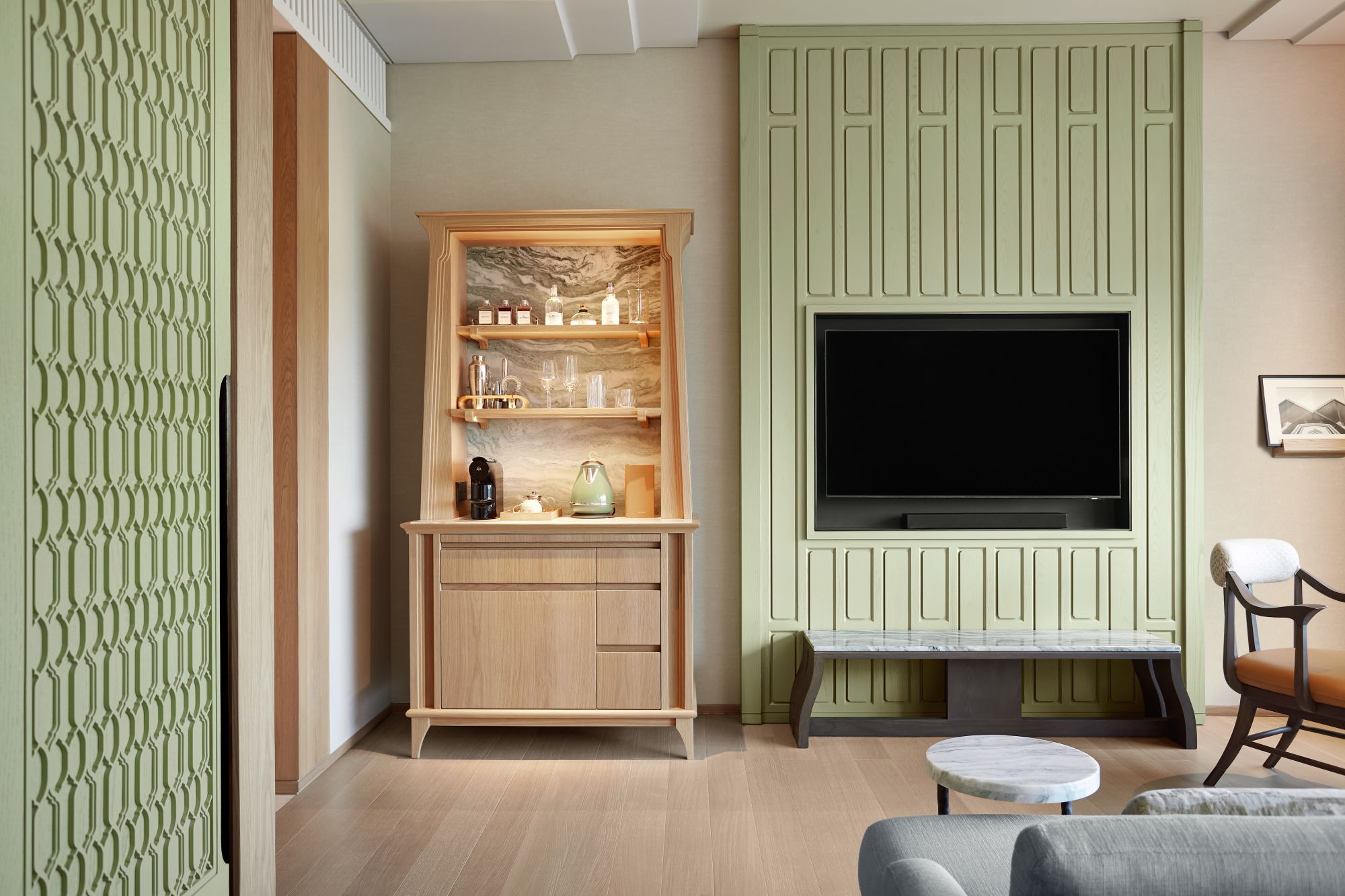 Dusit Thani Bangkok: Deluxe | Mini-Bar