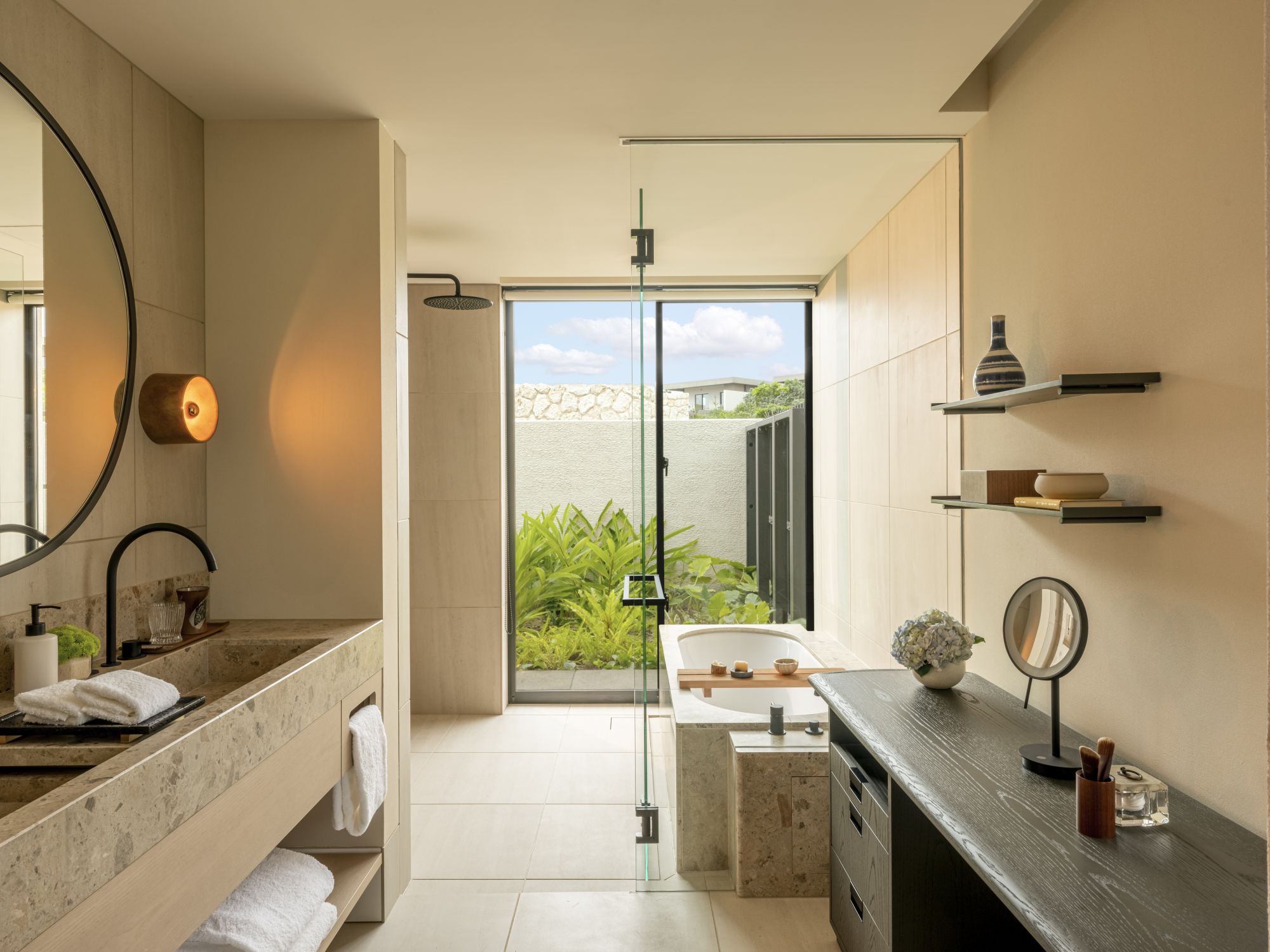 Rosewood Miyakojima: Beachfront Villa | Bathroom