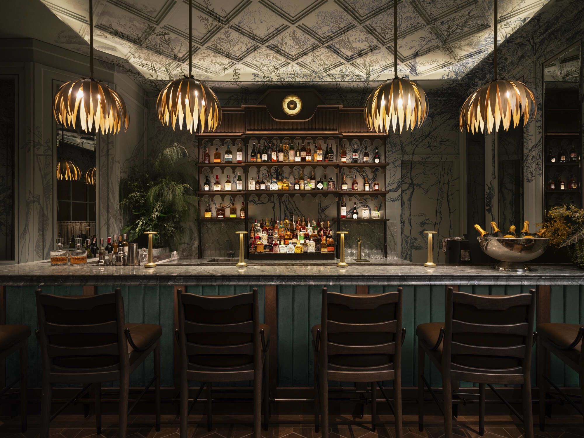 Dusit Thani Bangkok: Restaurant Secret Bar