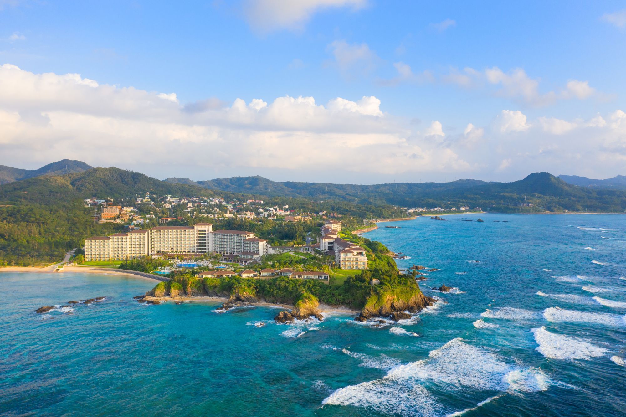Halekulani Okinawa:  View from outside to the resort