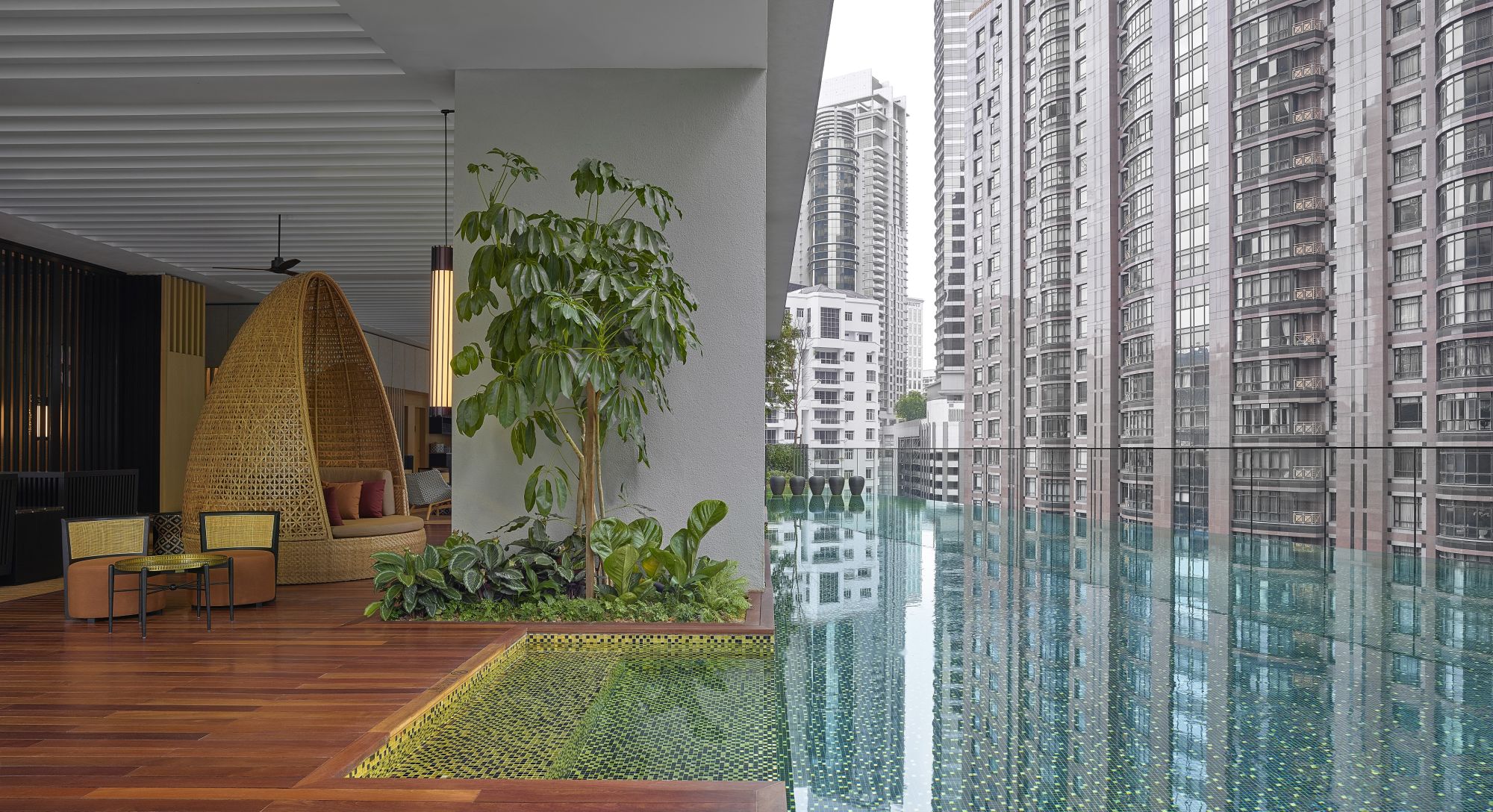 The RuMa Hotel and Residences in Kuala Lumpur: Infinity Pool
