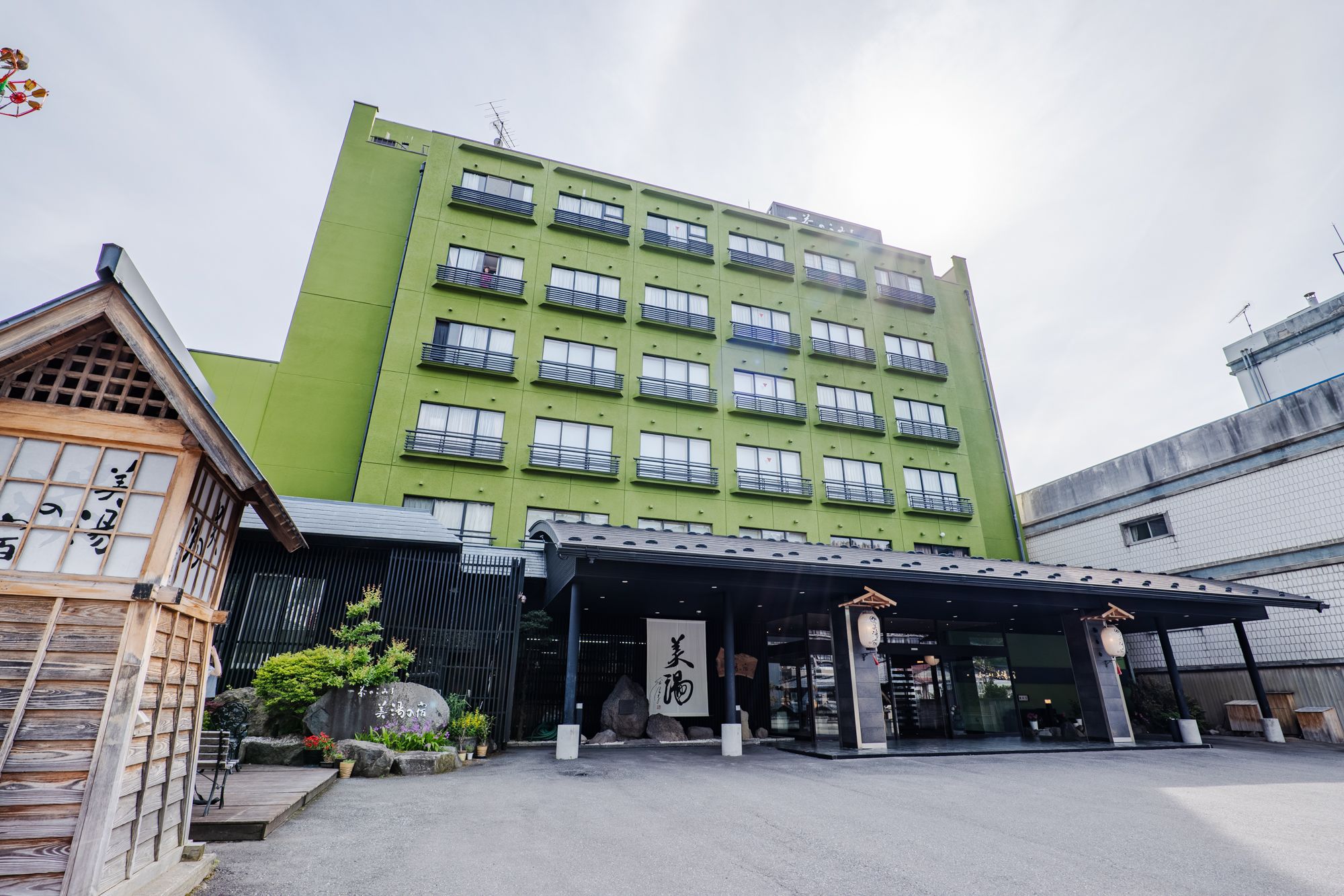 Ryokan Biyuyonado in Yudanaka: Entrance of the hotel