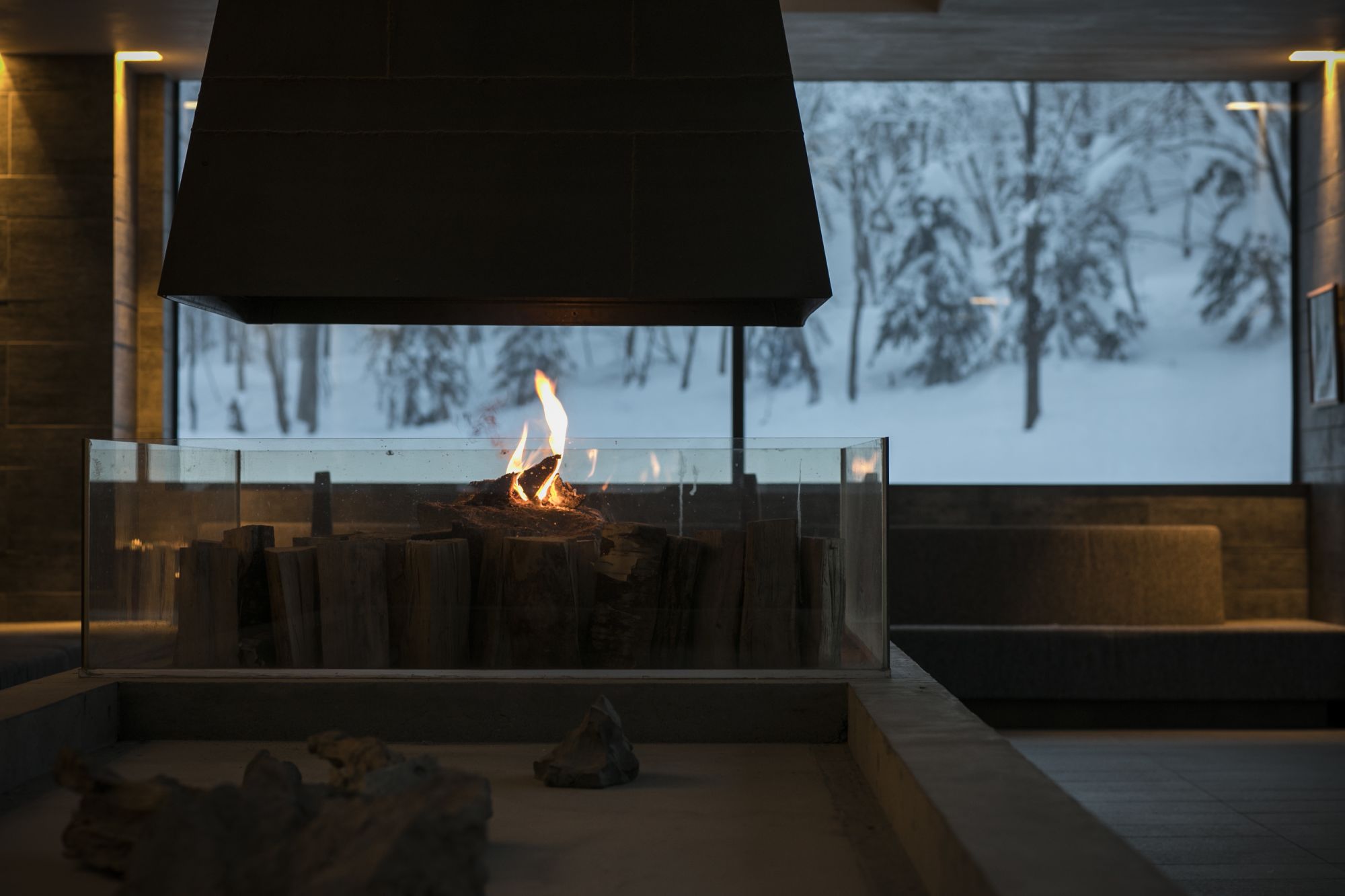 Zaborin in Niseko: Open fire place