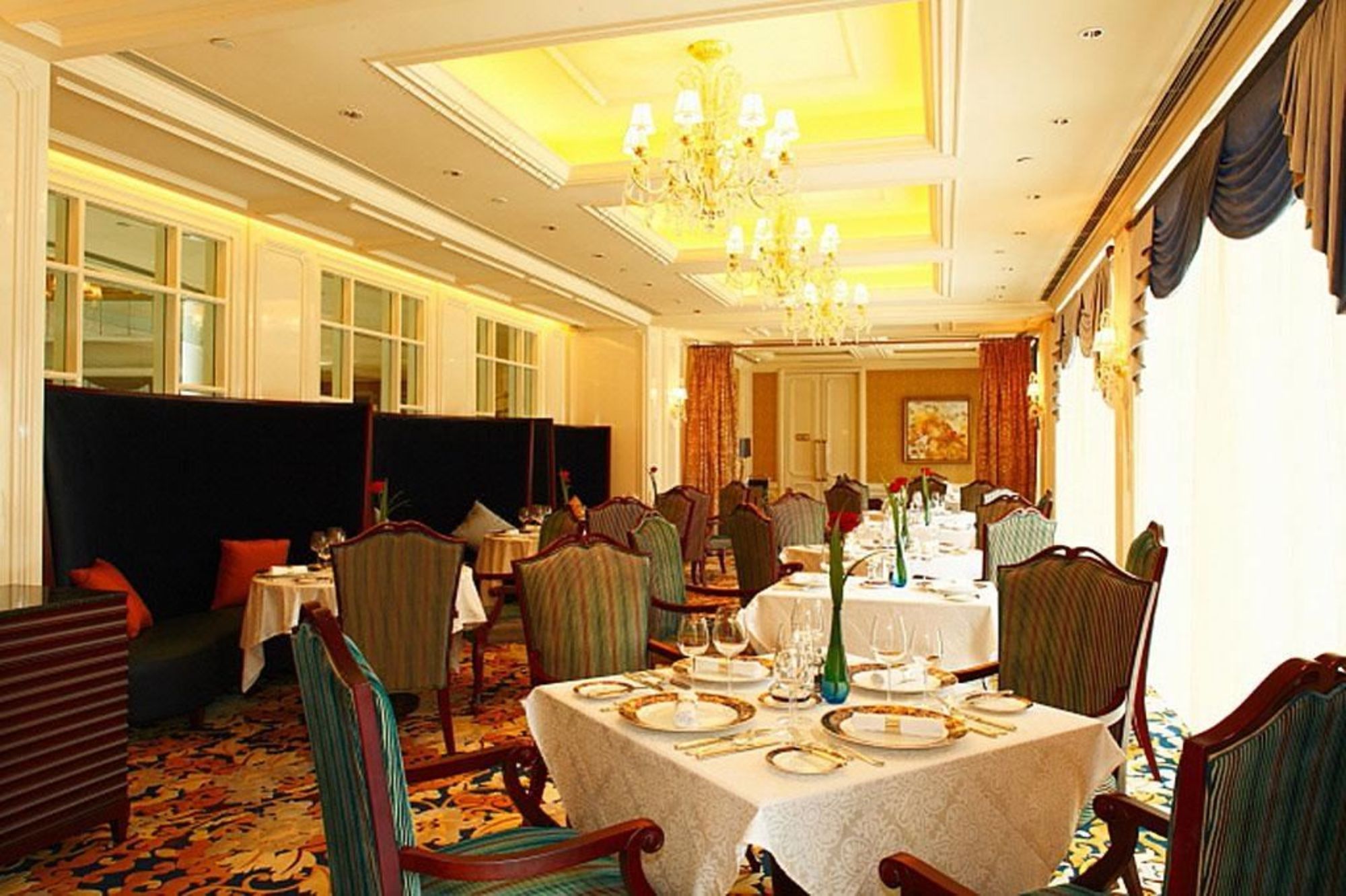 Grand Central Hotel Shanghai: L'Ile de France Restaurant