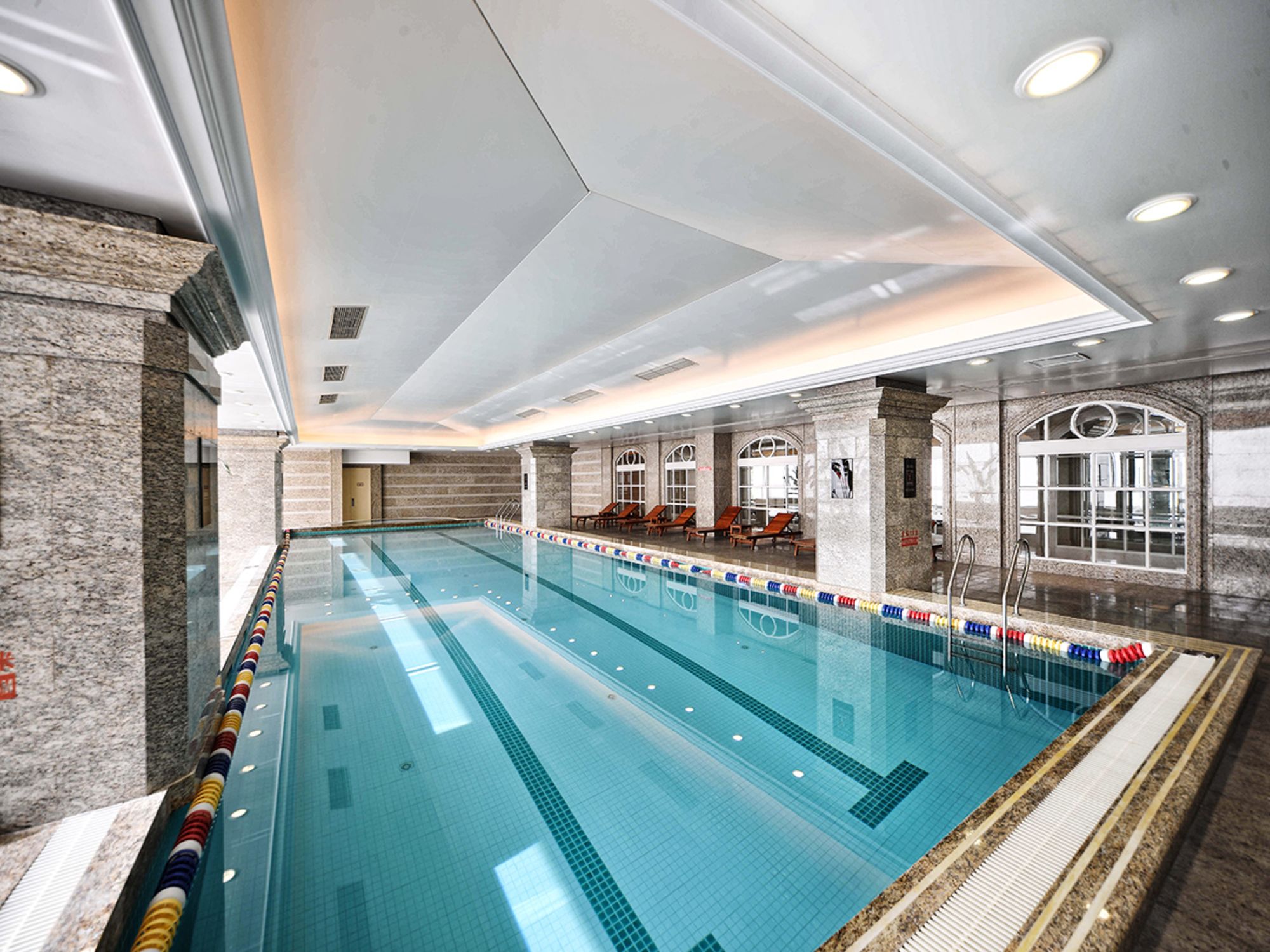 Grand Central Hotel Shanghai: Swimming Pool