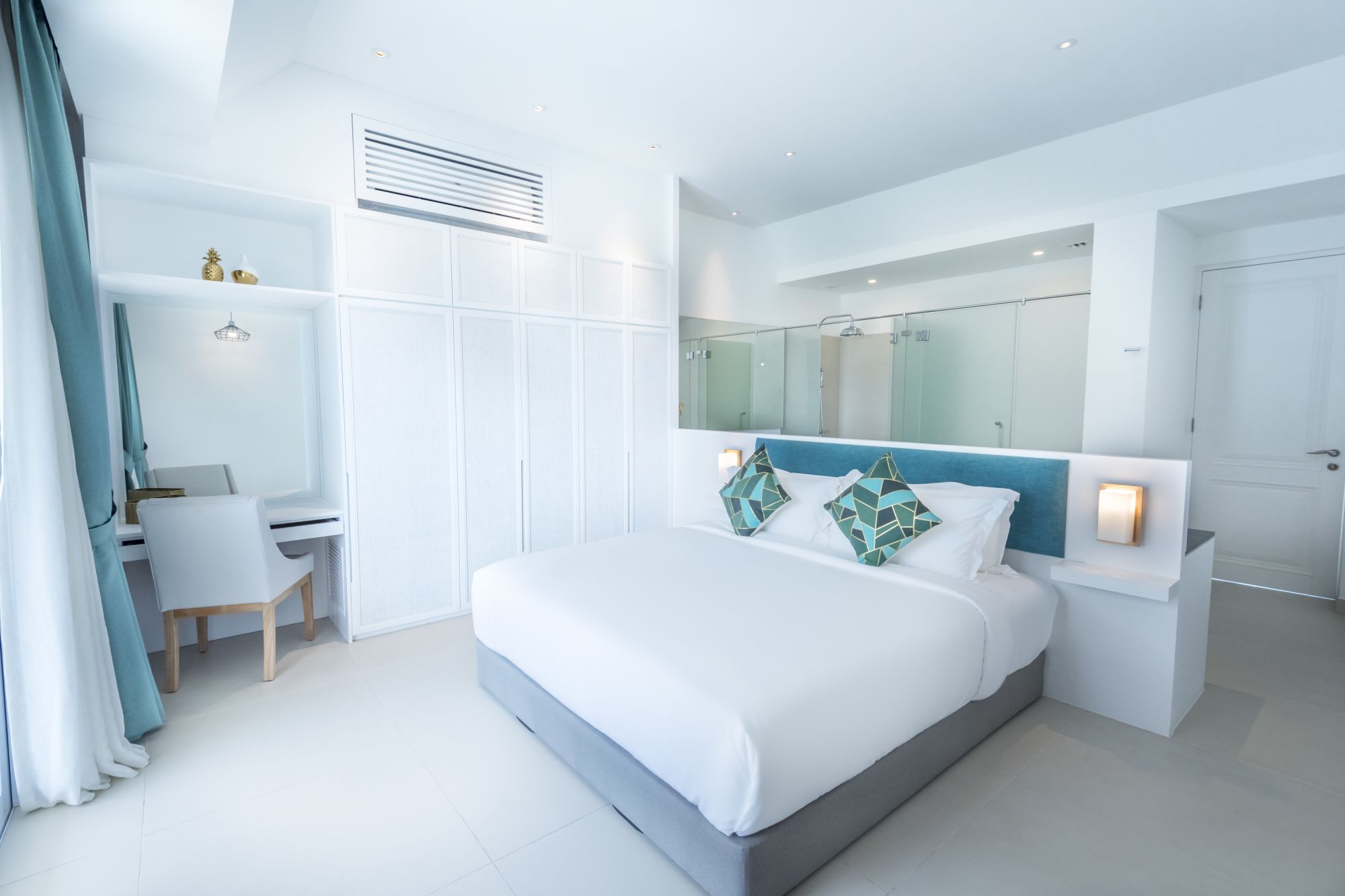 Cove 55 in Kuching: Balcony Room