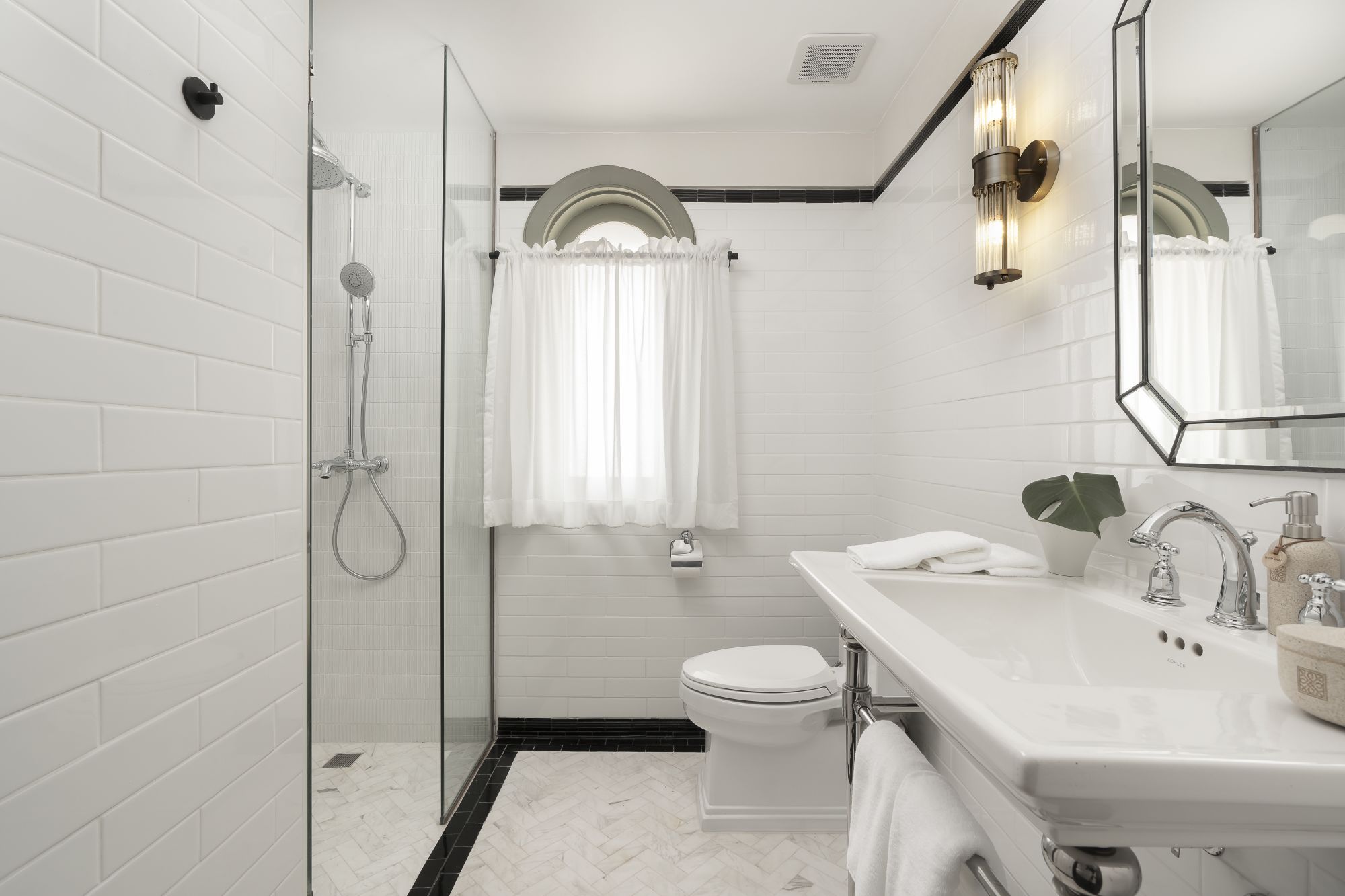Souphattra Heritage Vientiane: Heritage Executive | bathroom