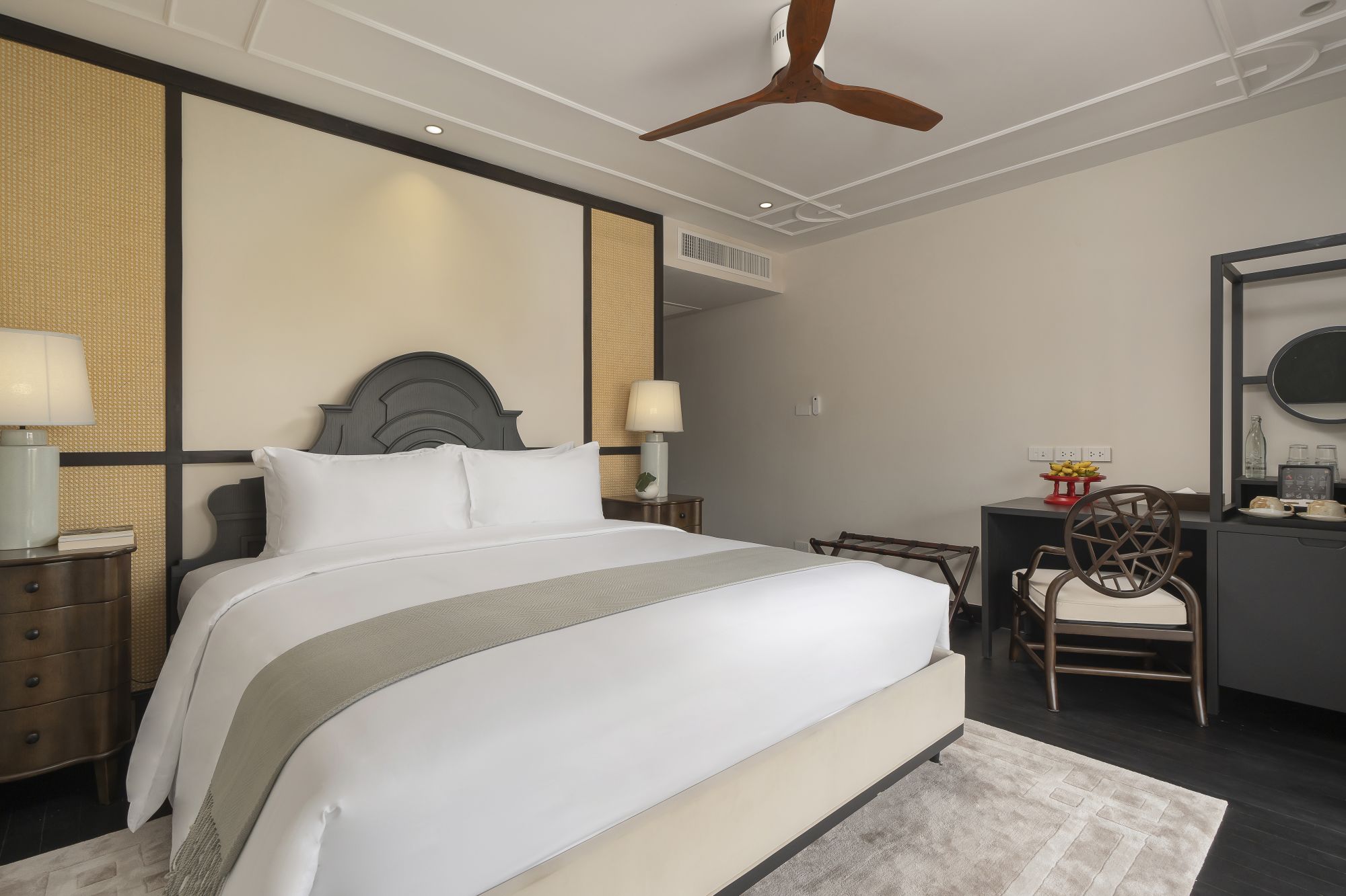 Souphattra Heritage Vientiane: Heritage Executive
