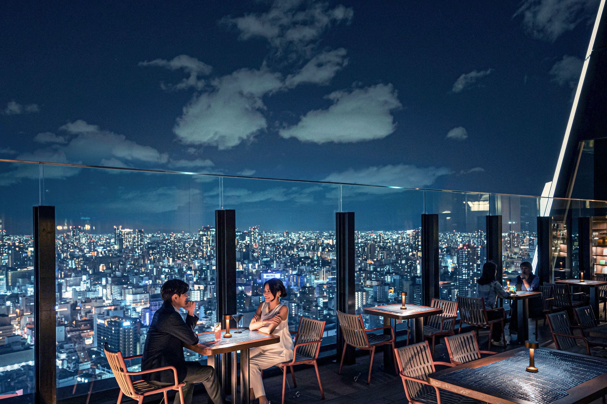 Centara Grand Hotel Osaka: Crudo Deck Bar