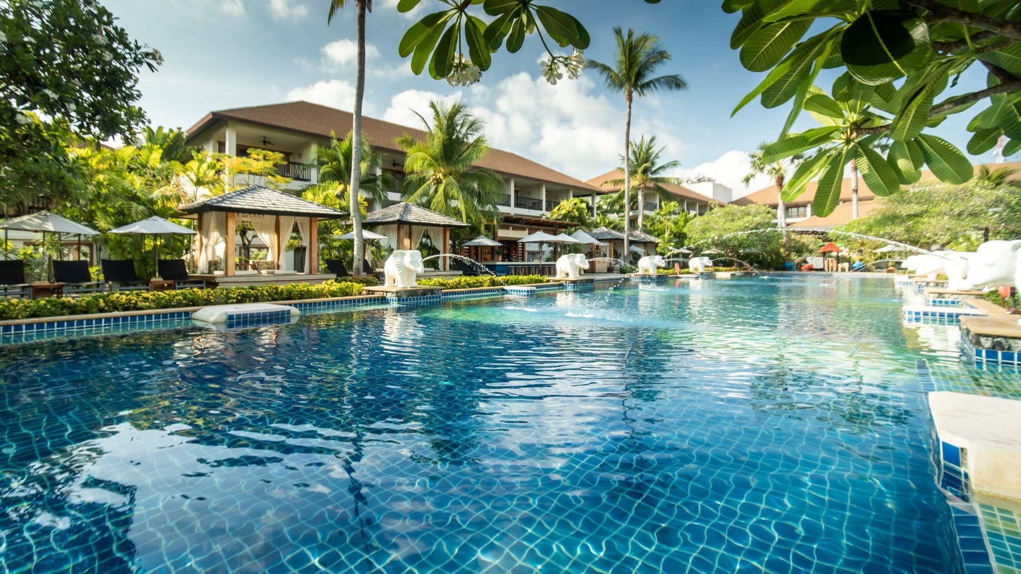 Bandara Spa Resort & Pool Villas in Ko Samui: Main Pool