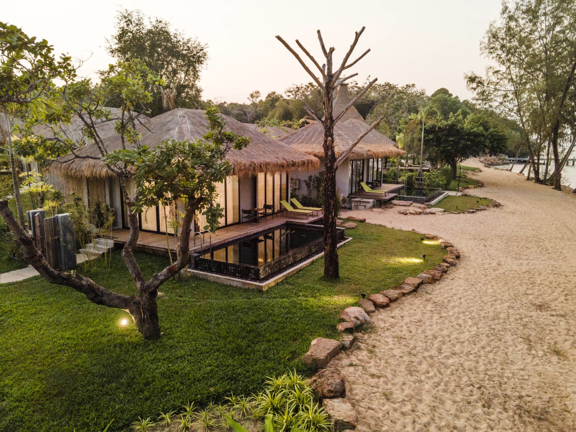 JATI Koh Russey: Beachfront Pool Villa