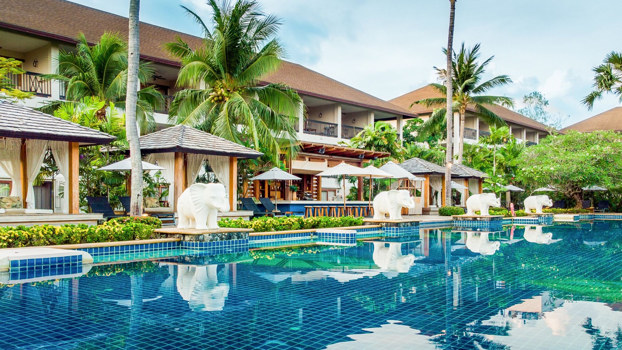 Bandara Spa Resort & Pool Villas in Ko Samui: pool: Swimming Pool & Pool Bar