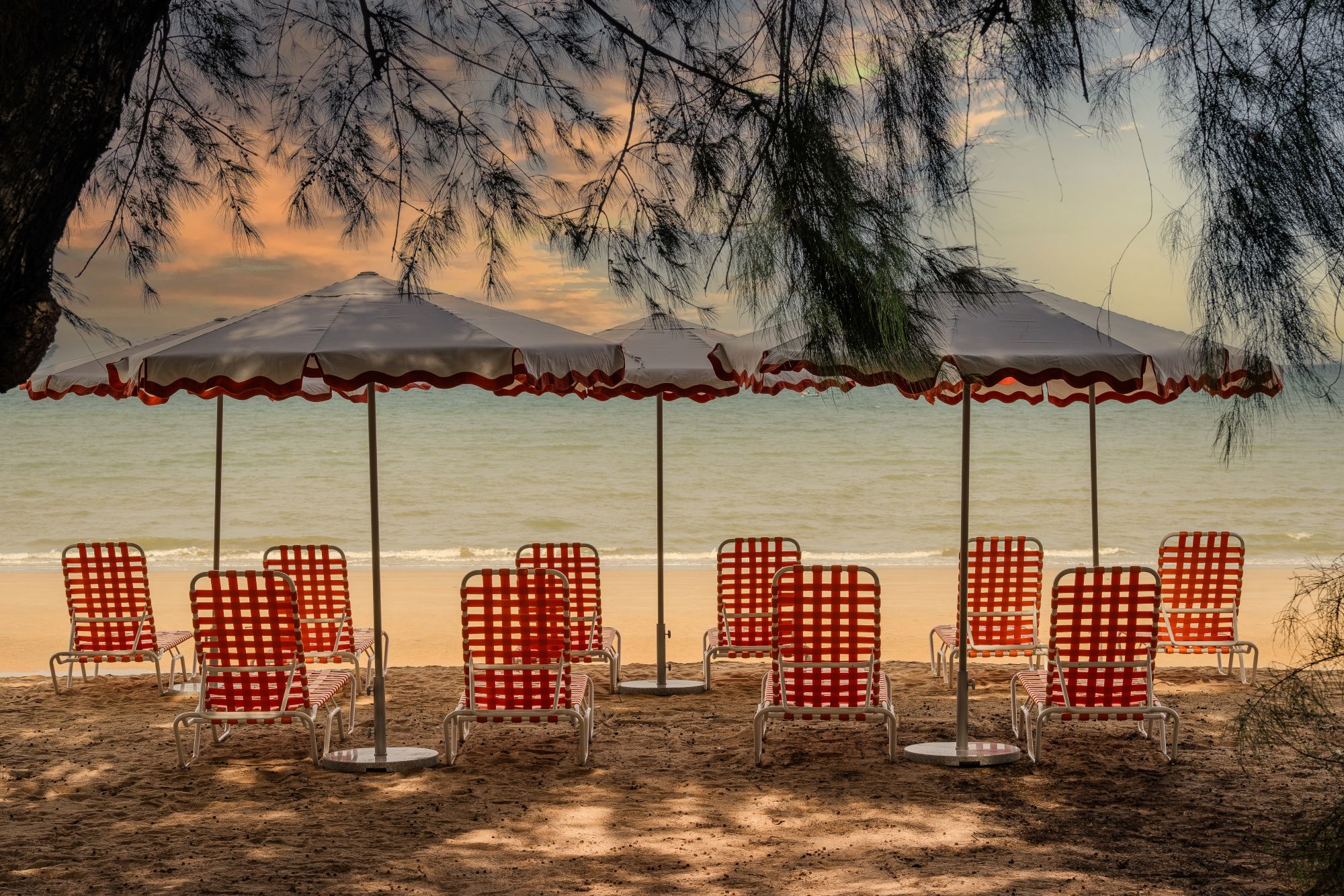 The Standard, Pattaya Na Jomtien: f&b: Esme Beach Club