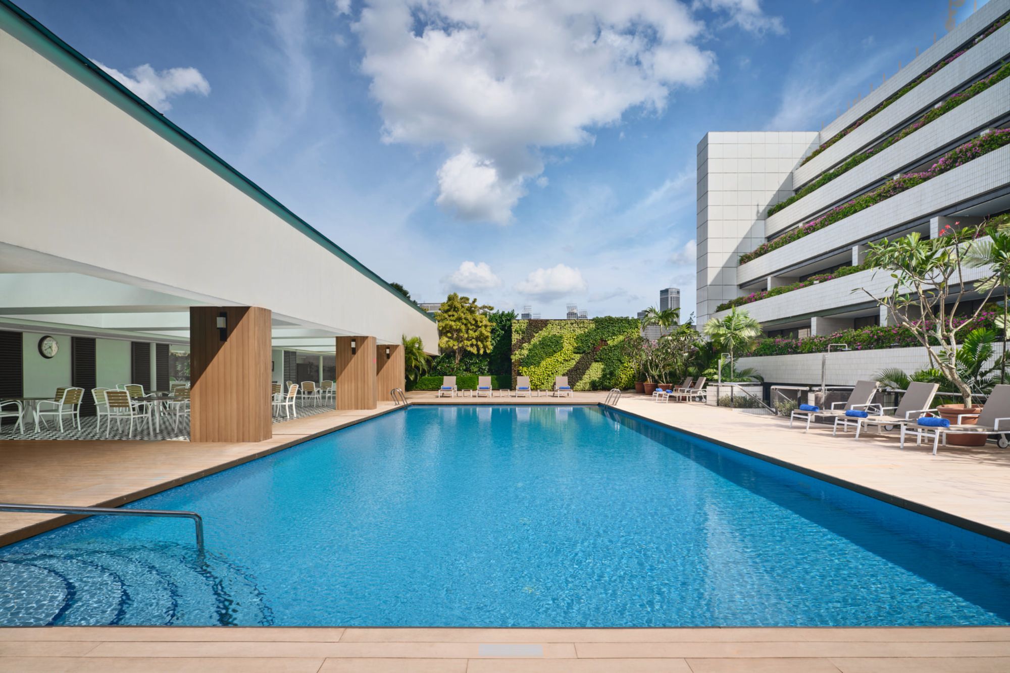 Concorde Hotel Singapore in Singapur: Pooldeck