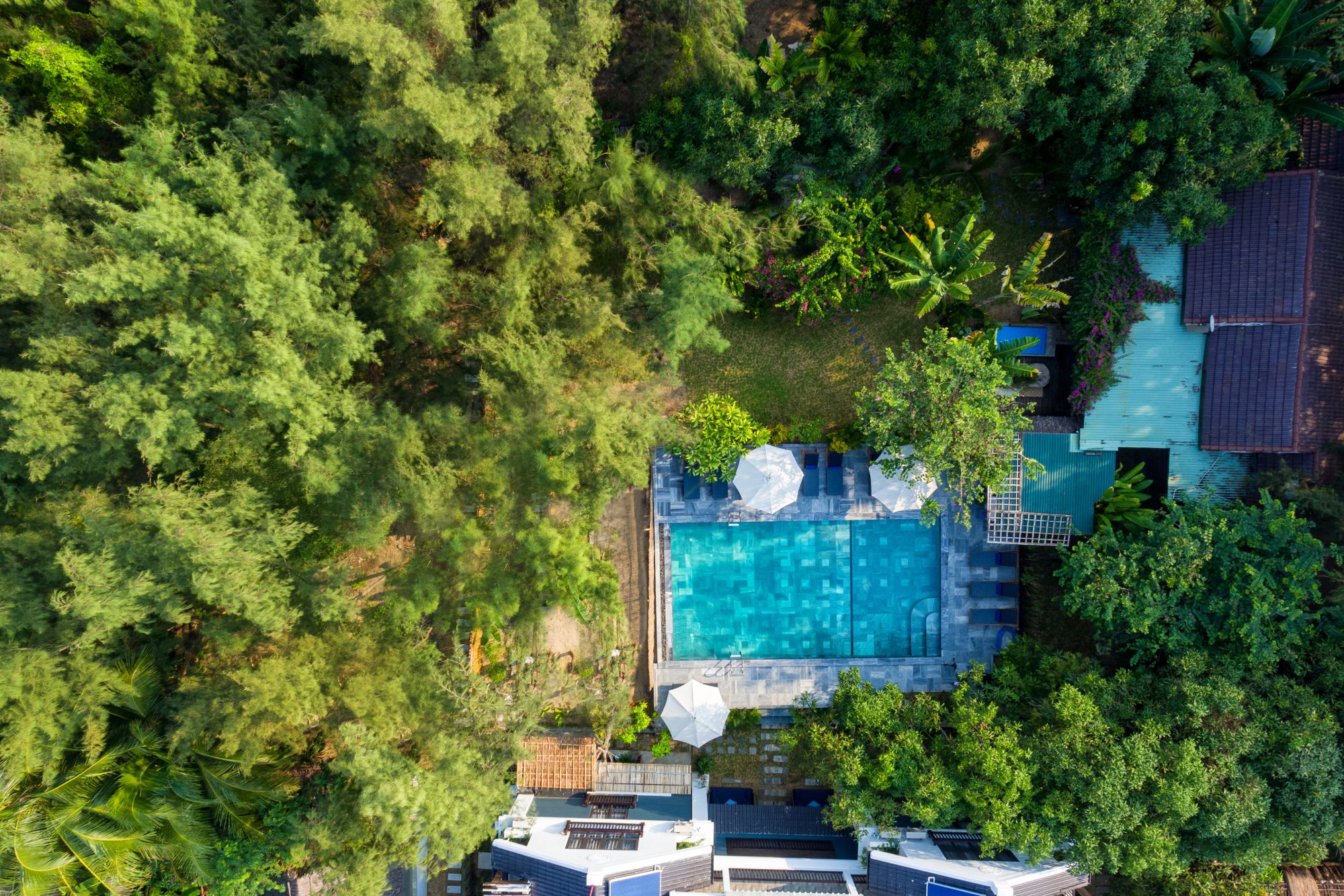 Aira Boutique Hoi An Hotel & Villa: Swimmingpool from above