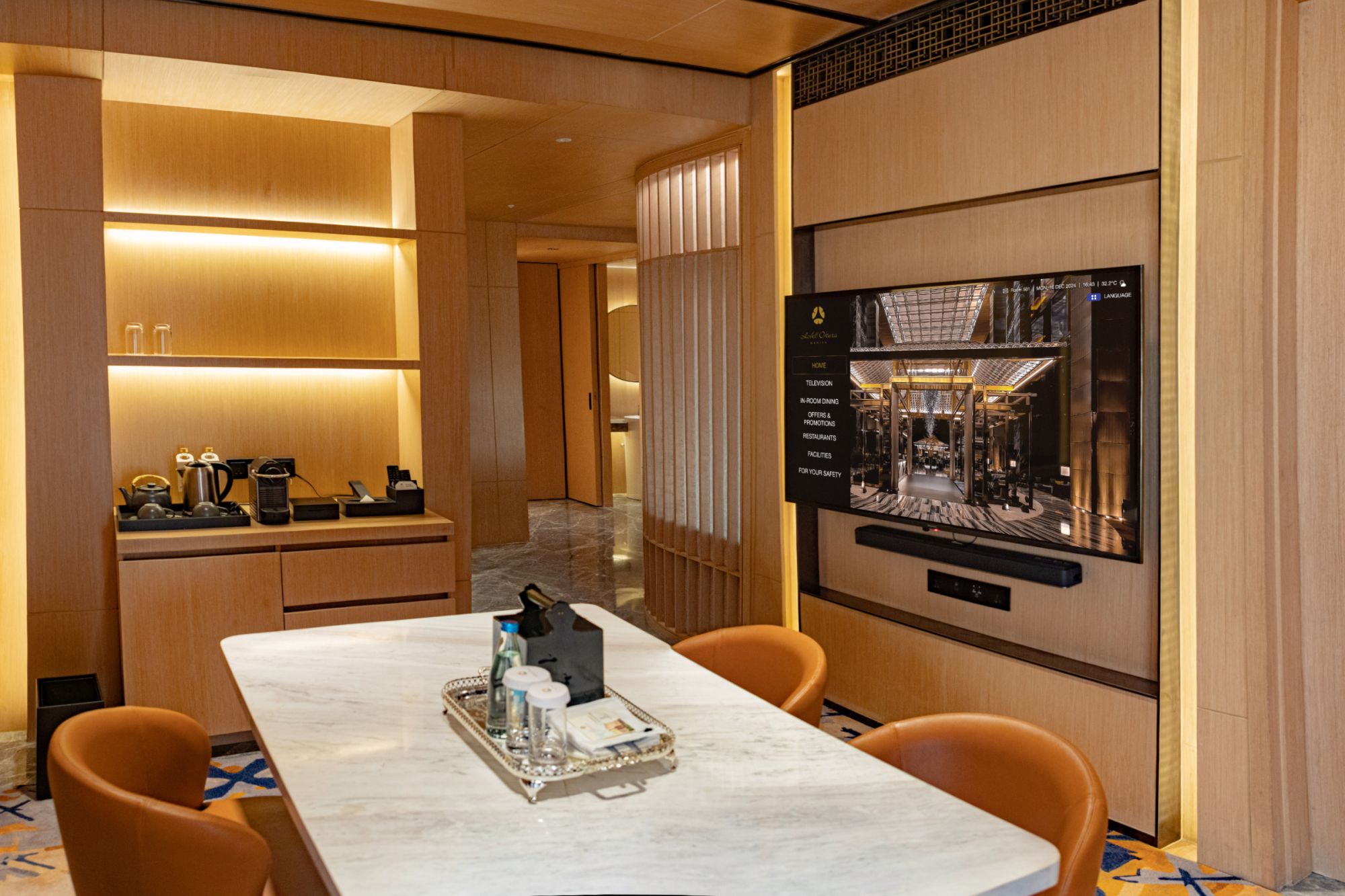 Okura Manila: Premier Palace Suite | Dining Area