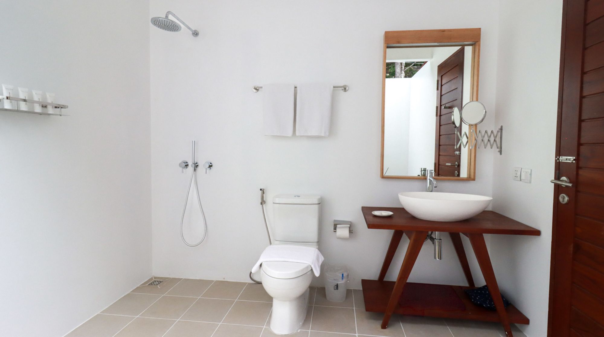 Island Center Point à Koh Rong Sanloem: Hillside Deluxe | bathroom