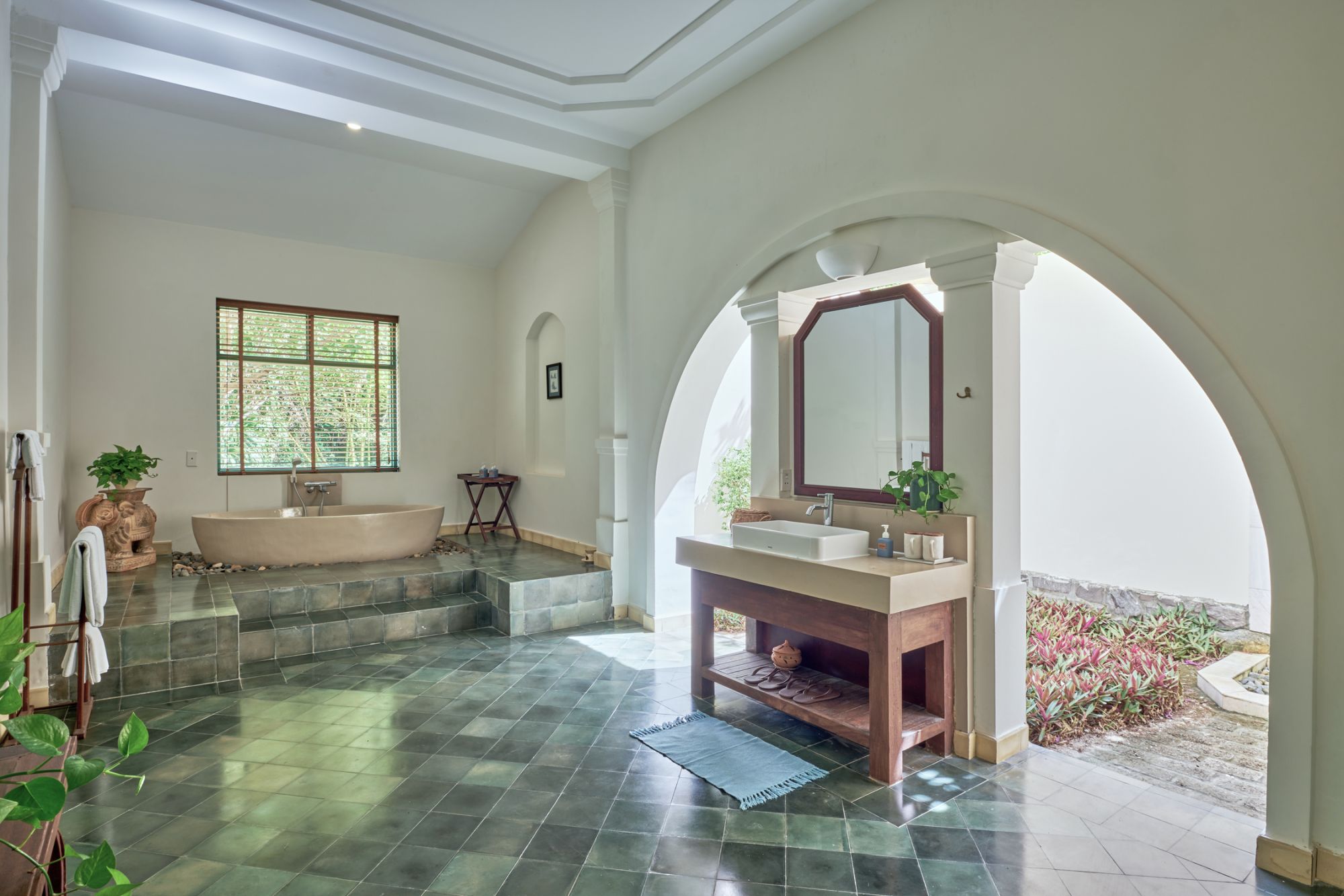 Poulo Condor Boutique Resort & Spa à Con Dao: Colonial Villa | open bathroom