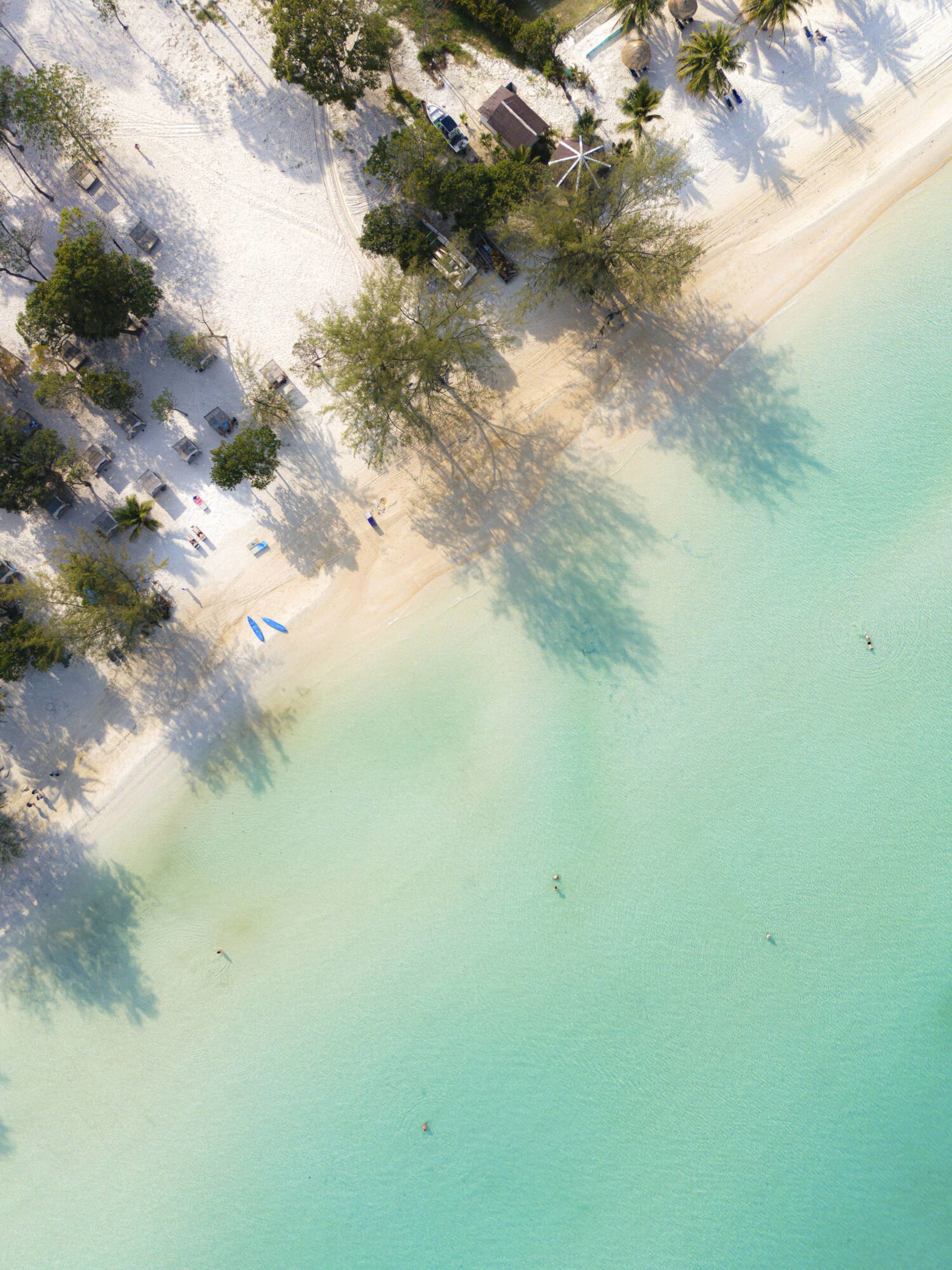 Island Center Point à Koh Rong Sanloem: Crystal blue water