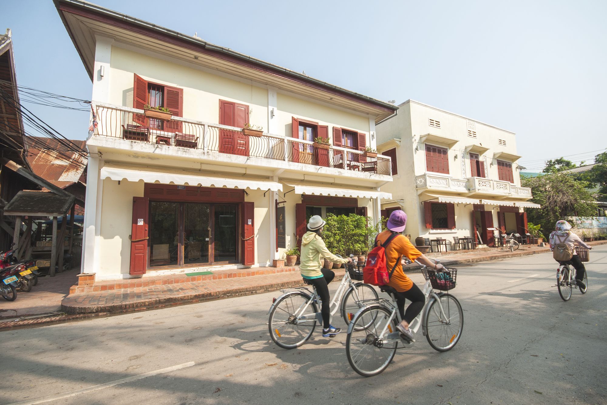 Découverte active de Luang Prabang: Luang Prabang: Cycling in the streets