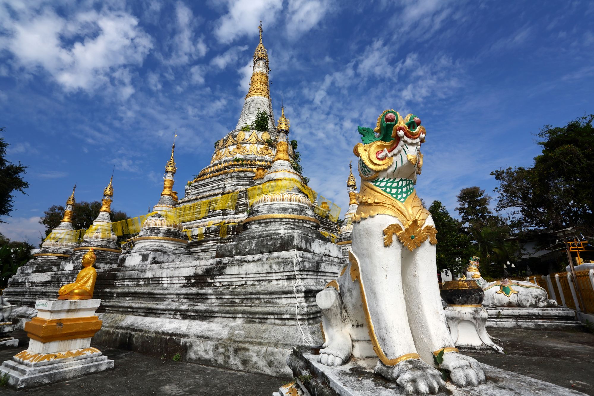 Circuit en voiture de location Mae Hong Son de Chiang Mai: Pai: Wat Luang