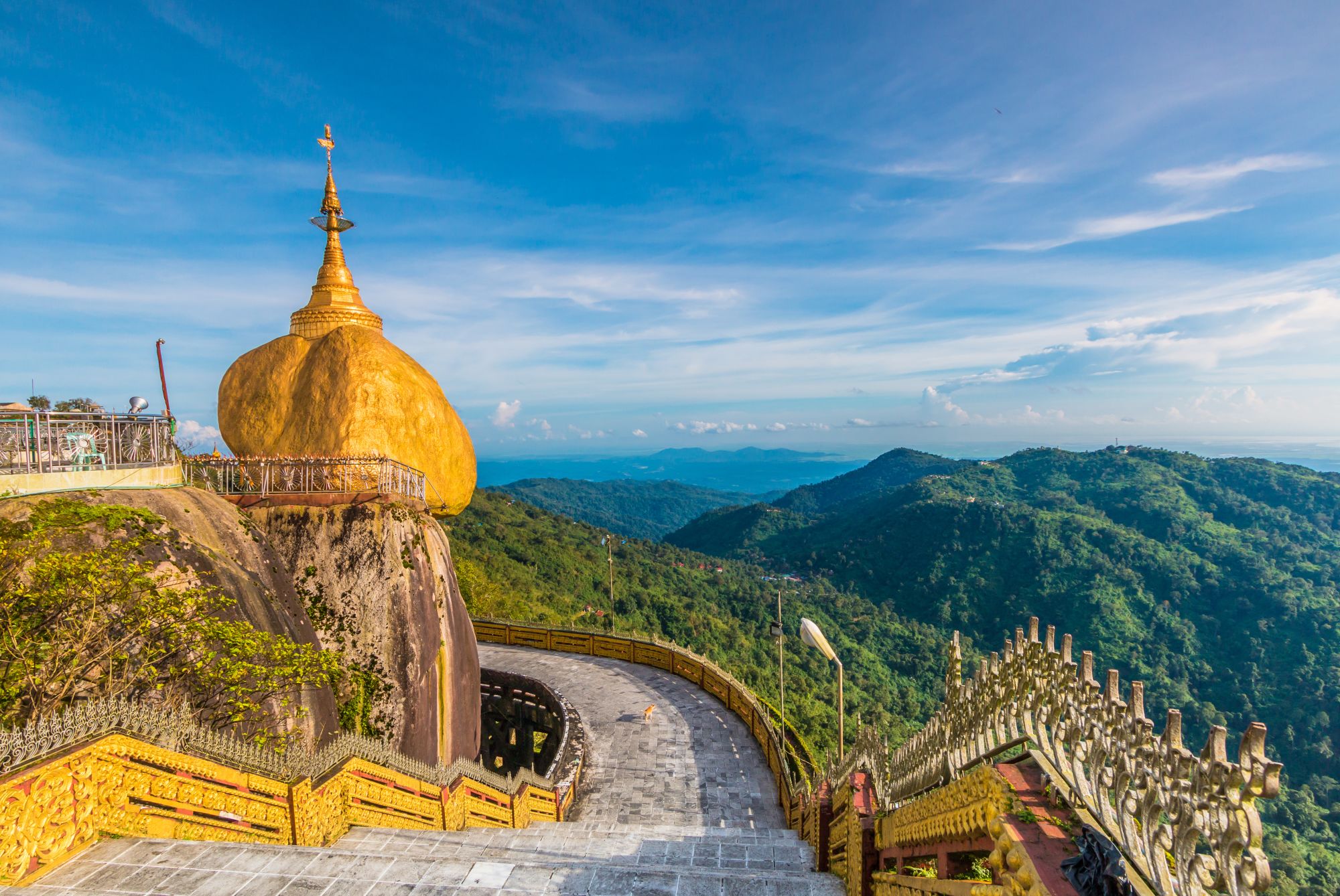 La pagode de Kyaiktiyo & le rocher d'or de Yangon: Golden Rock
