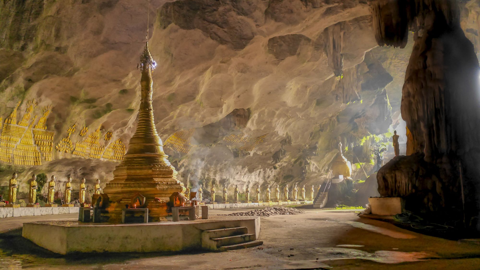 Fascination du sud du Myanmar de Yangon: Saddar Cave at Hpa-An