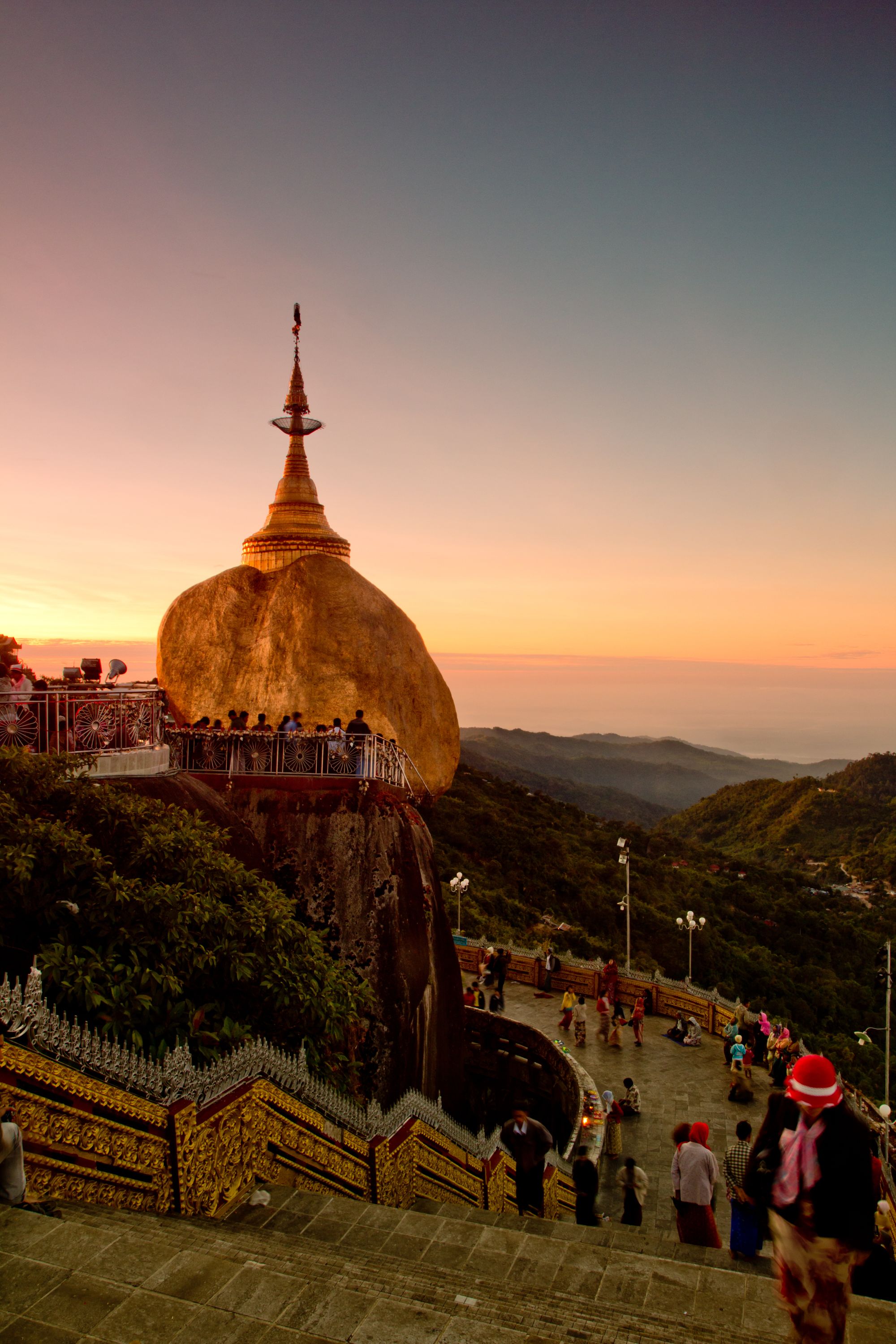 La pagode de Kyaiktiyo & le rocher d'or de Yangon: Golden Rock