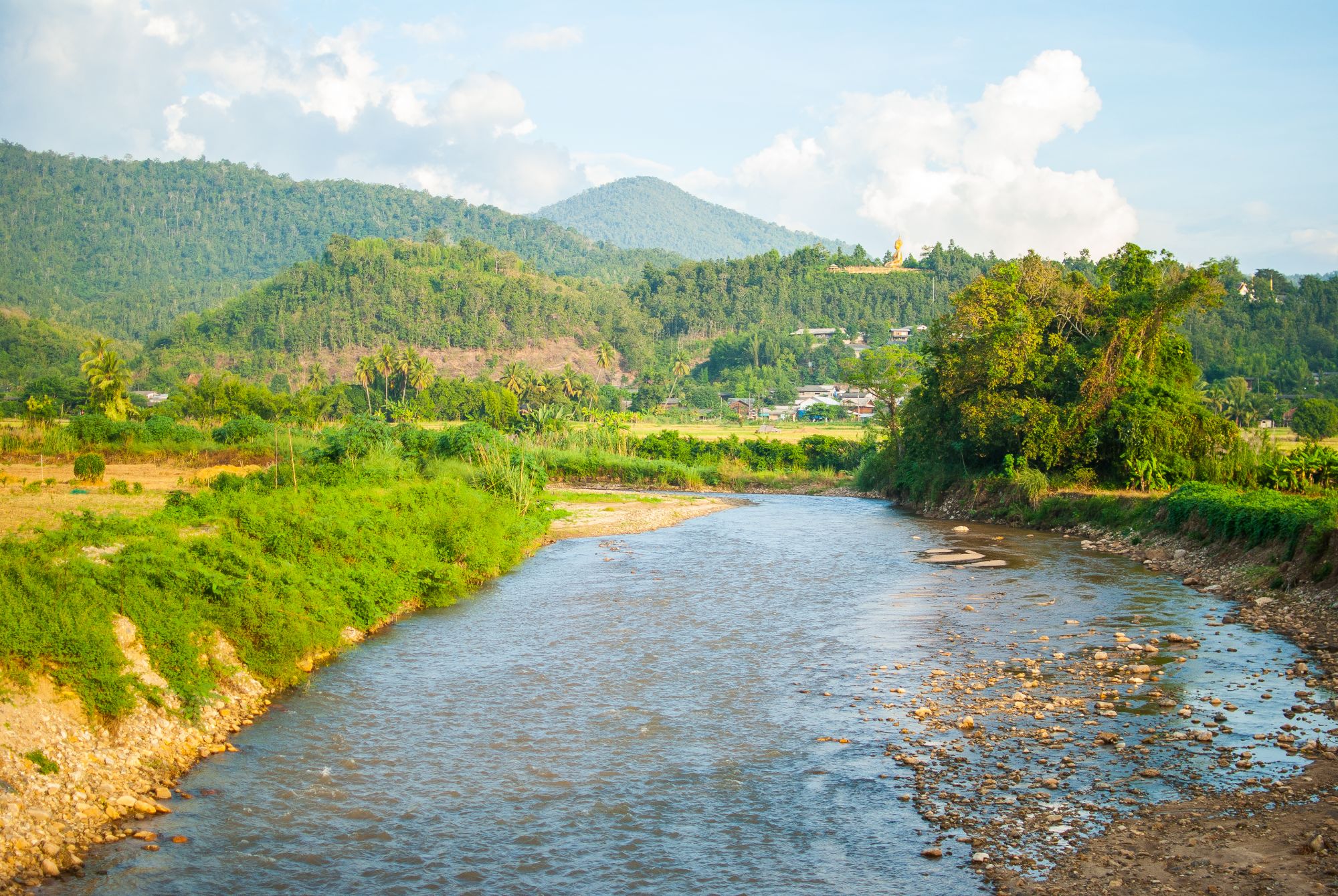Circuit en voiture de location Mae Hong Son de Chiang Mai: Mae Sariang: river