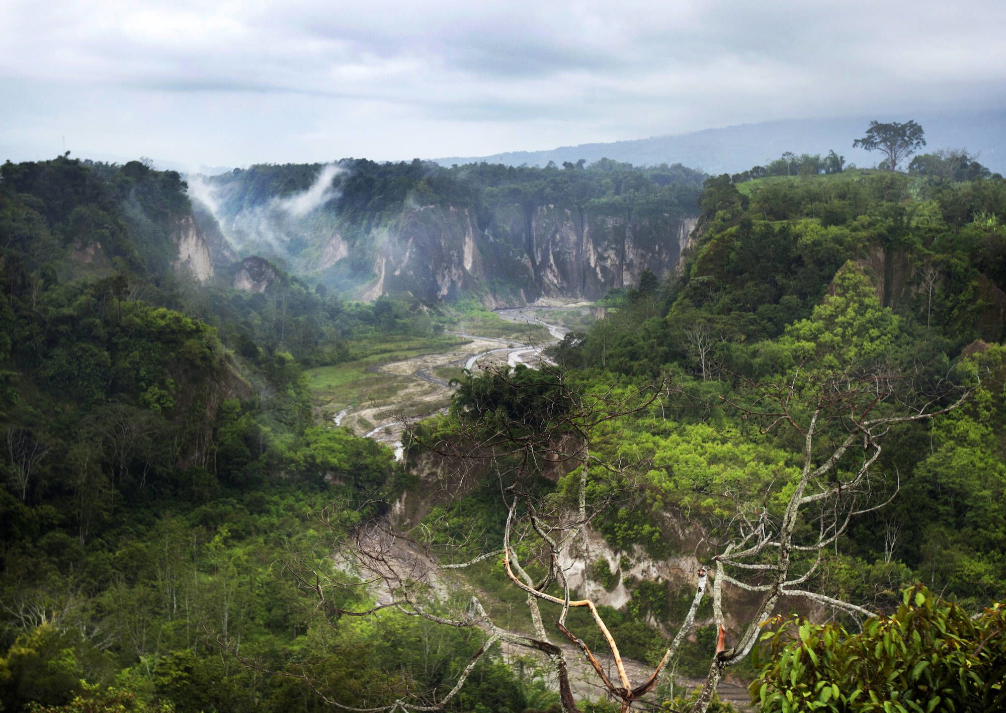 Sumatra Überlandreise ab Medan: Sumatra Bukittinggi Sianok Canyon