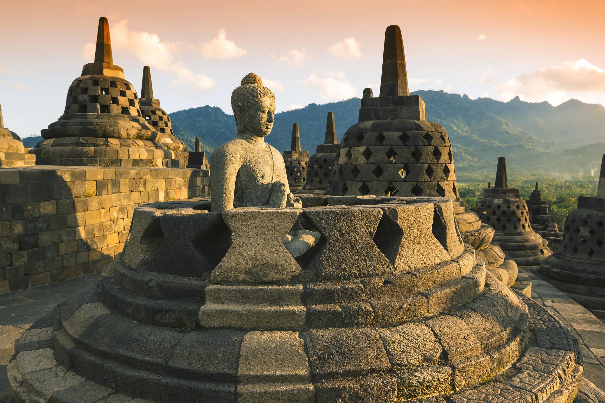 Java-Bali pour les fins connaisseurs de Yogyakarta: Yogyakarta Borobudur at Sunset