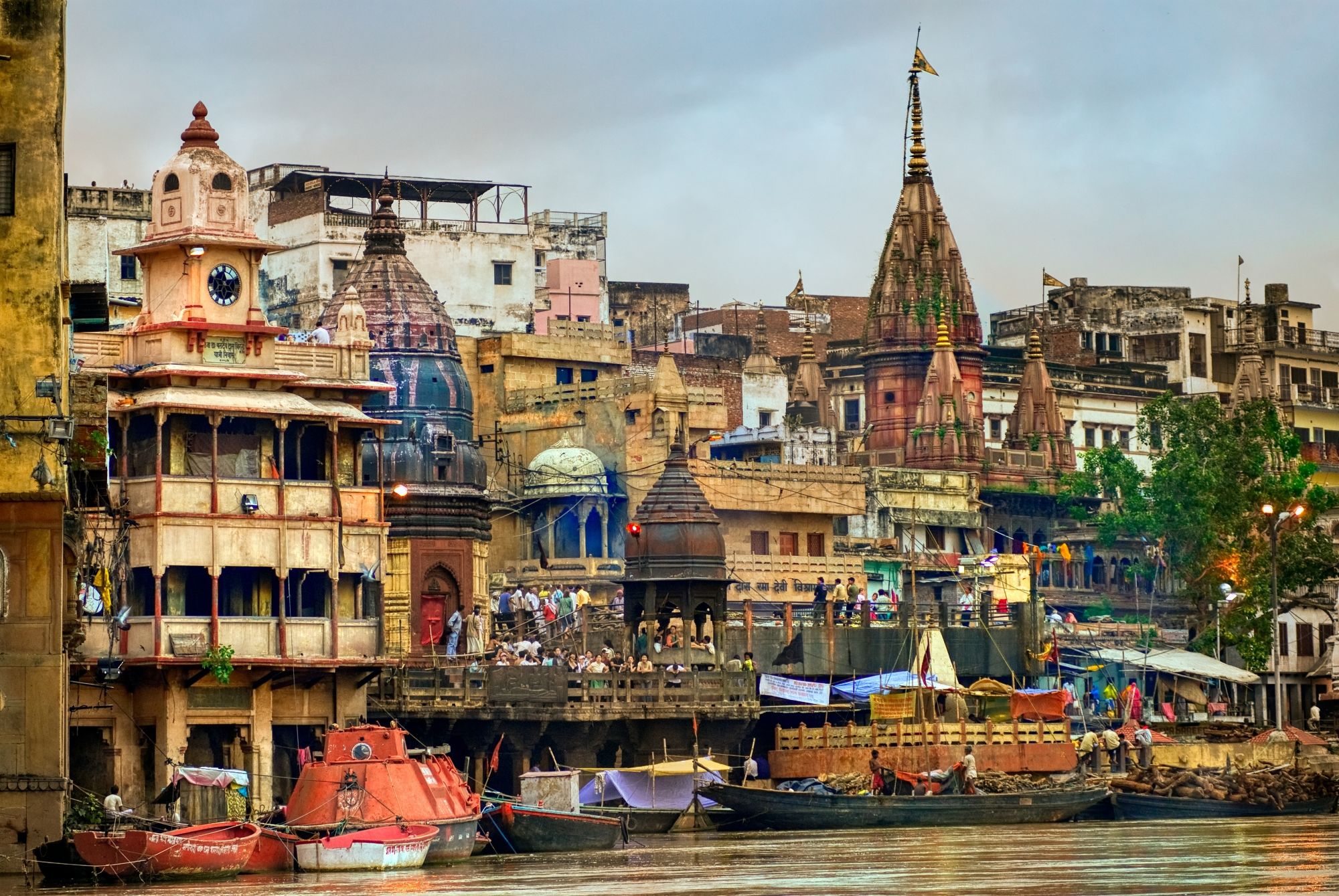 Voyage vers le Gange sacré de Delhi: Manikarnika Ghat on Gange, Varanasi