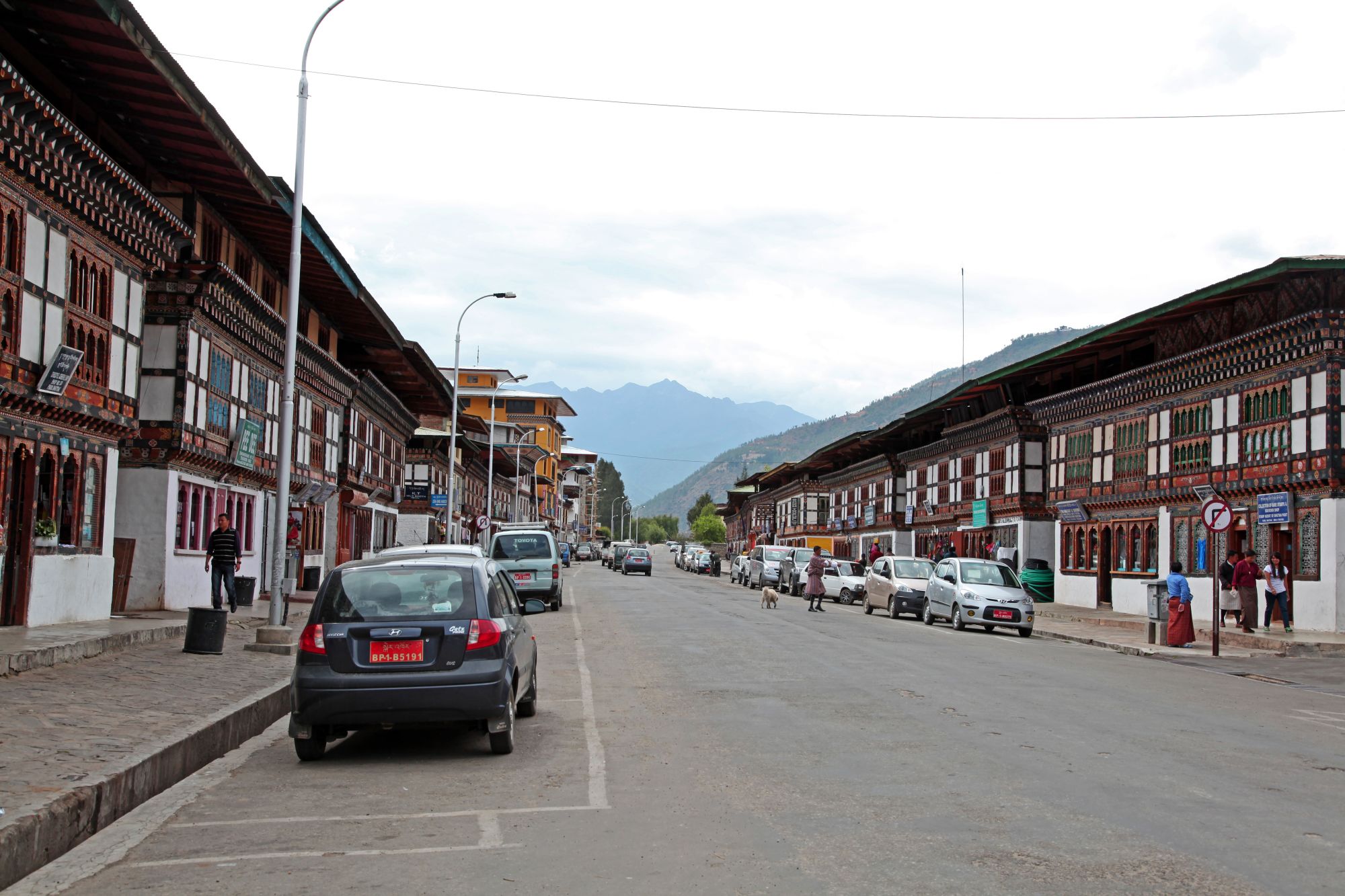 Himalaya Reise für Entdecker ab Bagdogra: Paro: main road