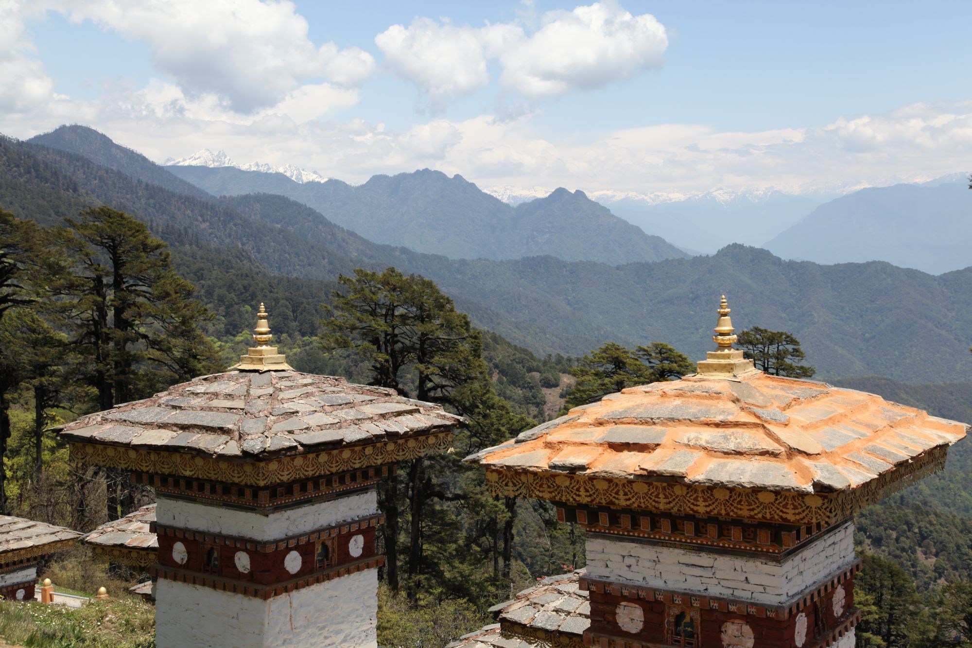 Bhutan - Land und Legenden ab Paro: View from Dochu Pass