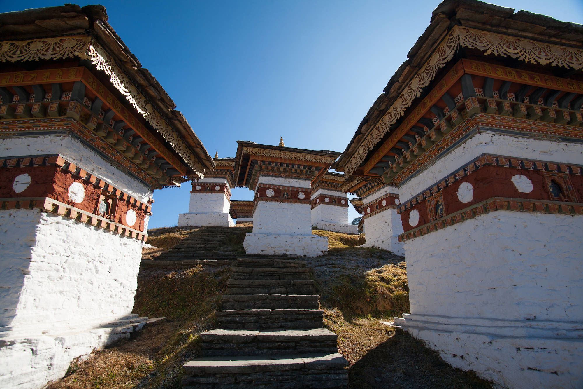 Unterwegs auf dem Trans Bhutan Trail ab Paro: Dochu La Pass