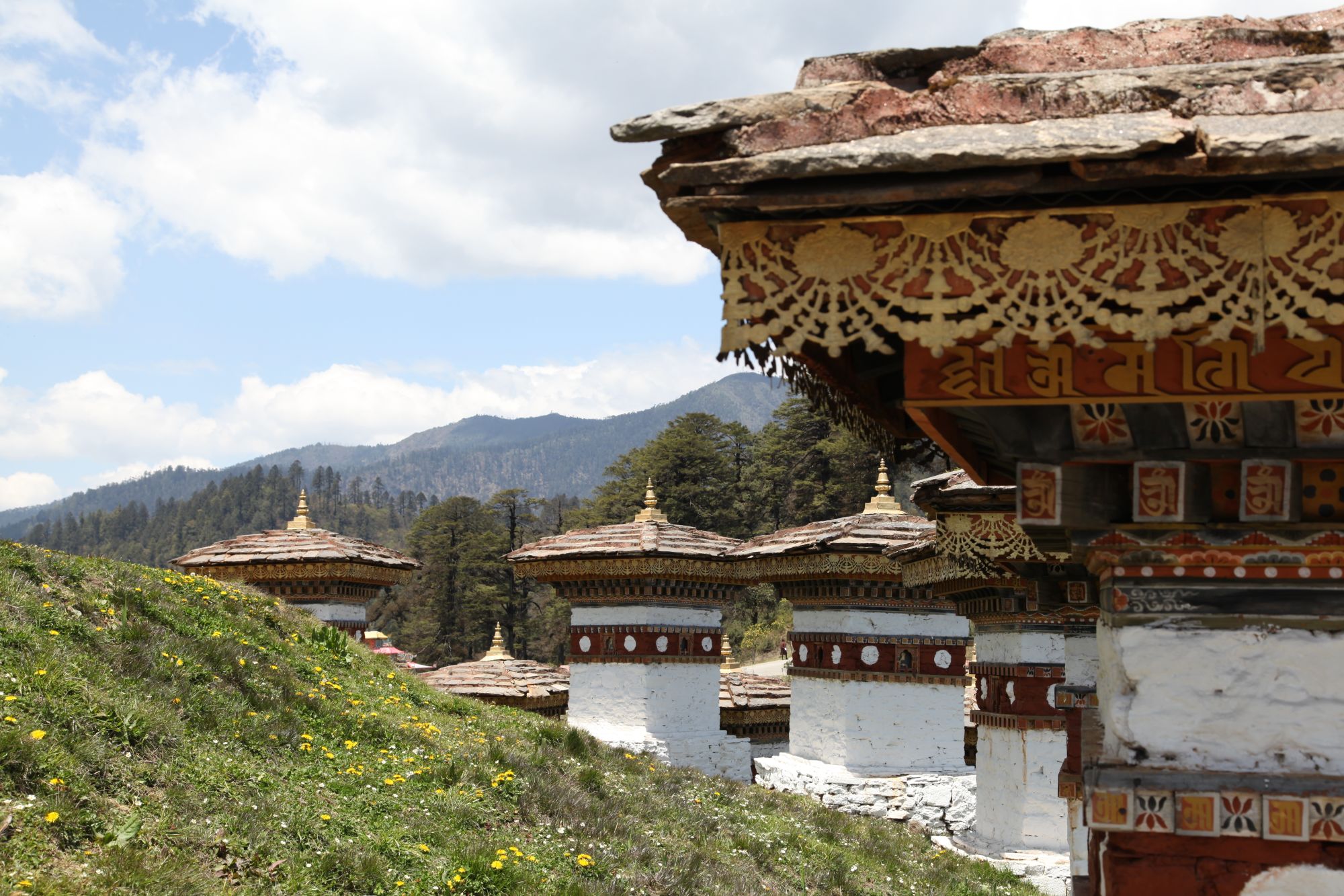 Bhutan - Land und Legenden ab Paro: Dochu La Pass Chorten