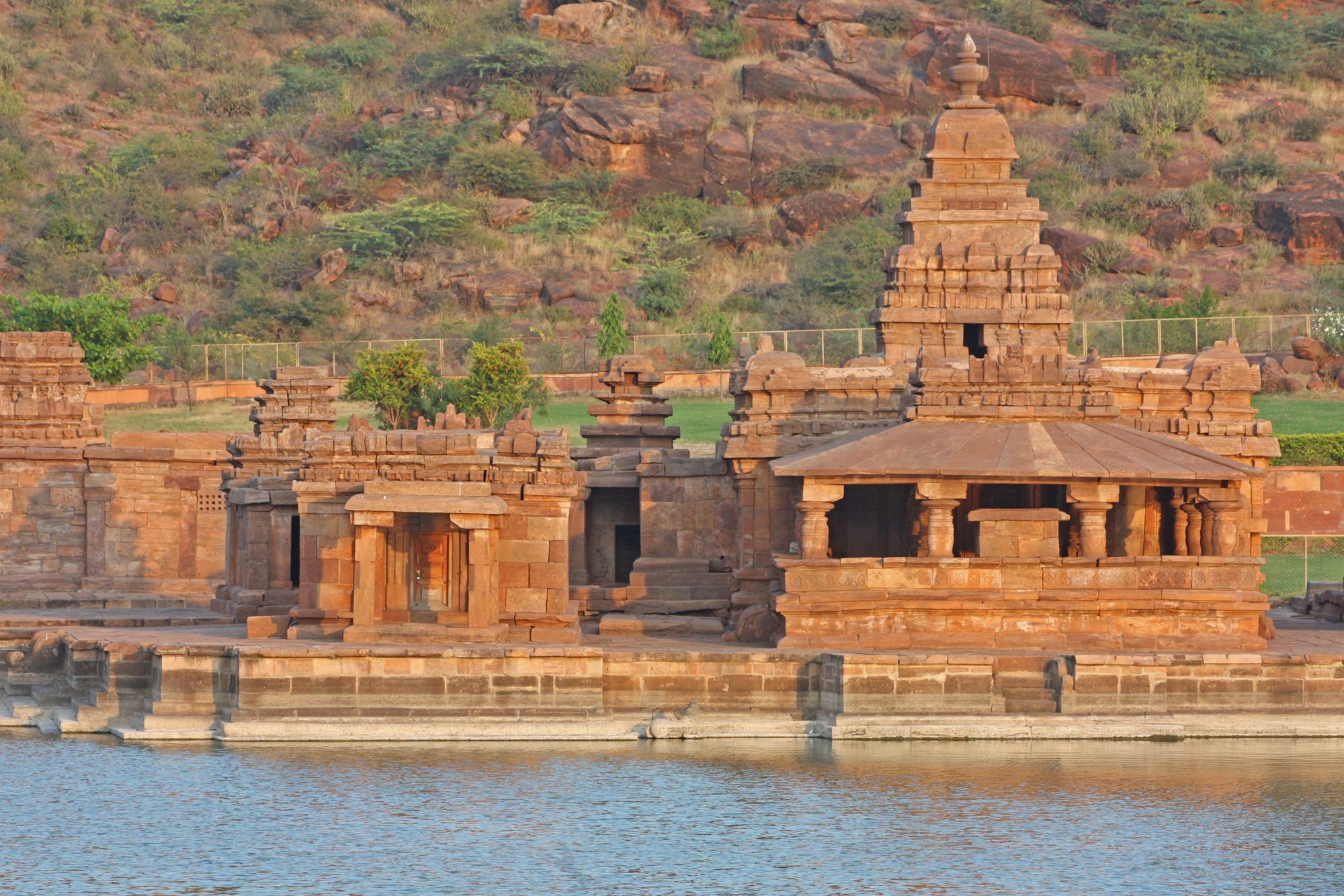 Héritage culturel du Karnataka de Goa: Badami: sacred temples