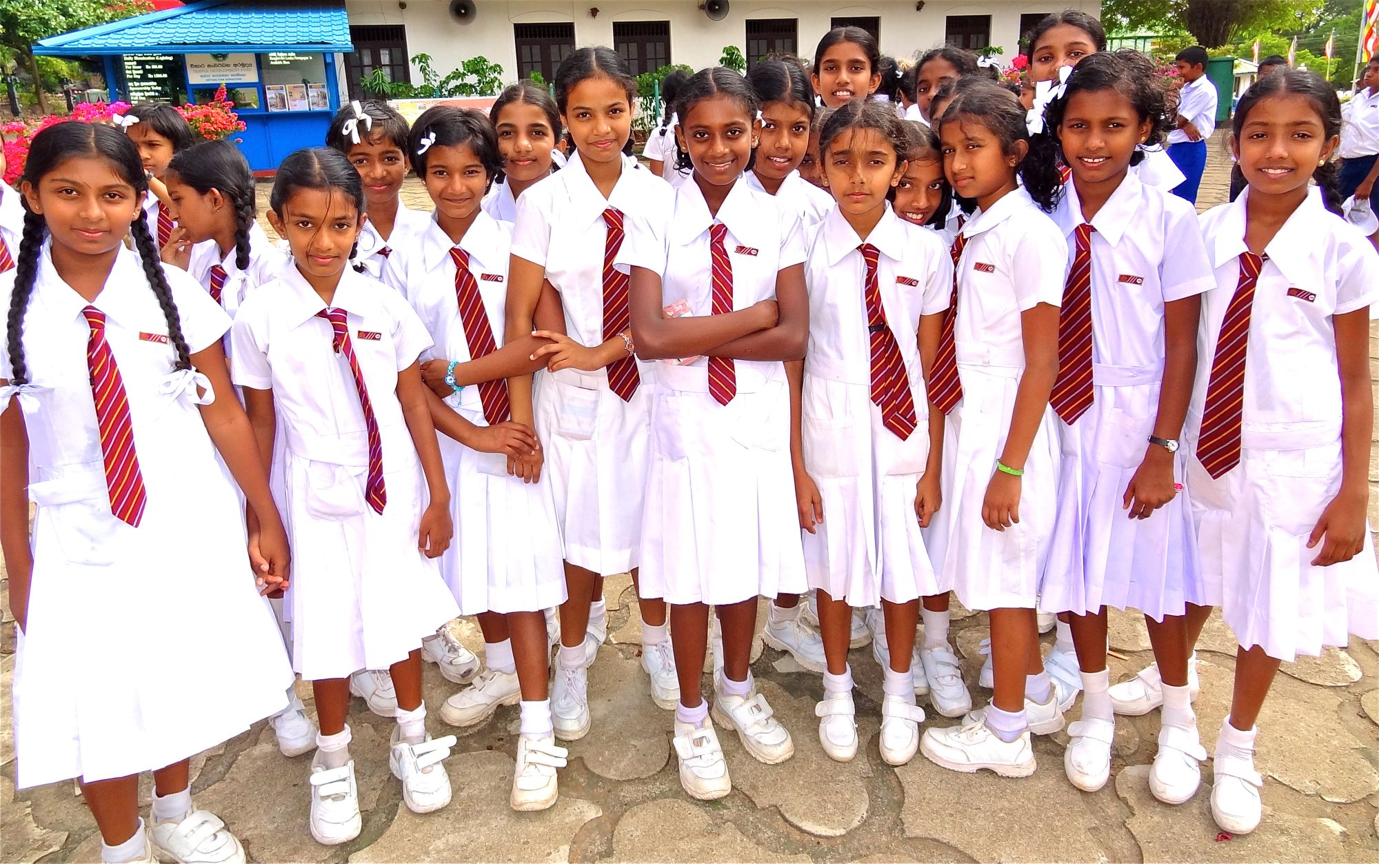 Sri Lanka compact de Colombo: Sri Lanka: School Girls in Uniform