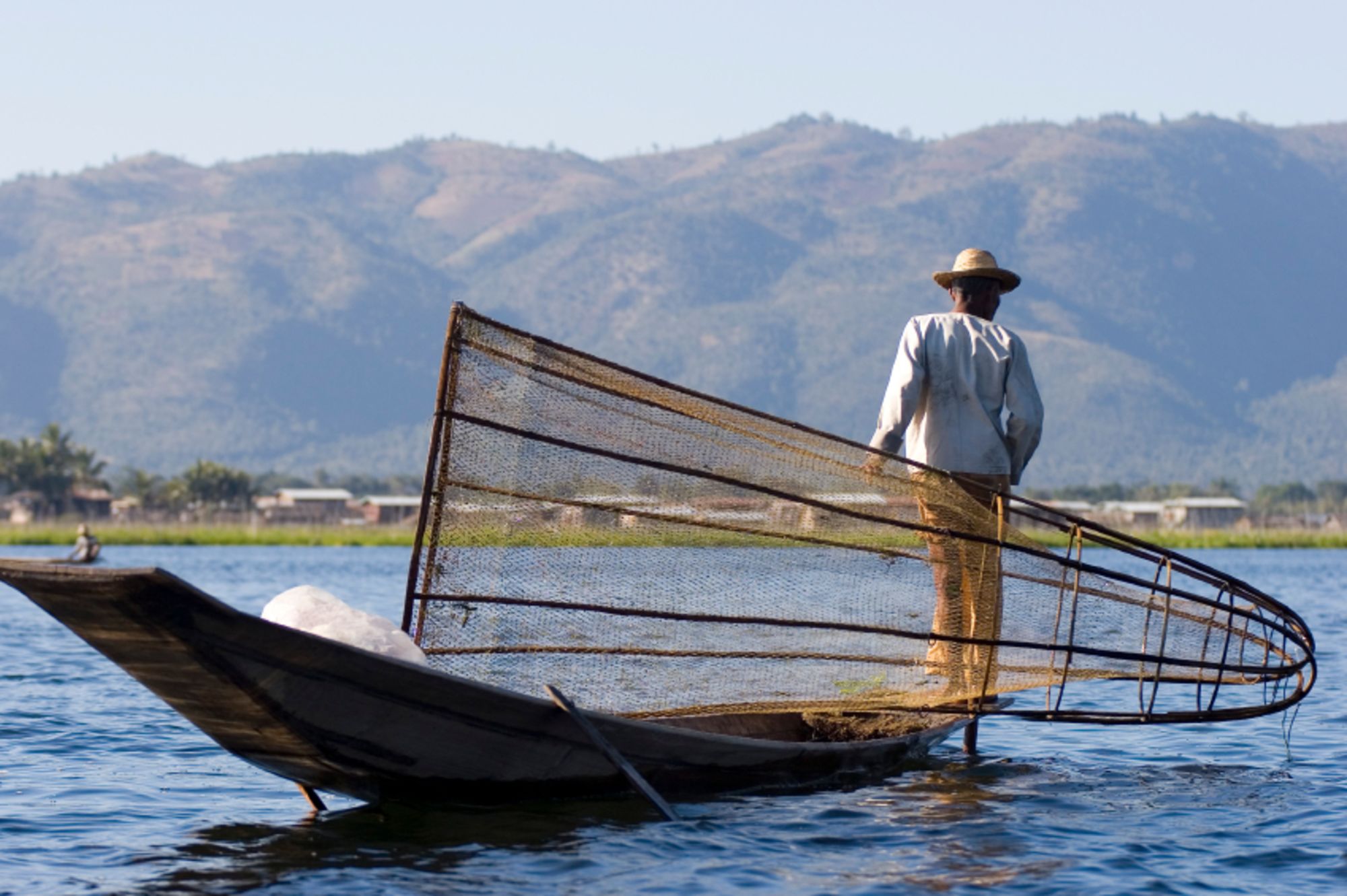 La fascination du Myanmar – un pays en mutation de Naypyitaw: Inle Lake fisherman