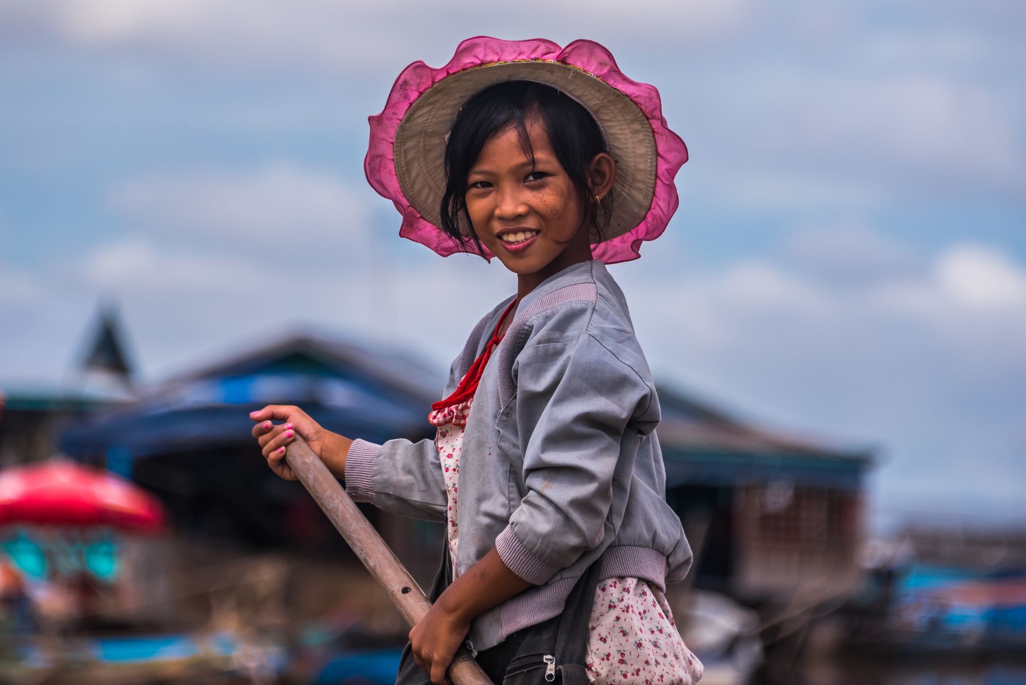 Les hauts lieux du Cambodge de Siem Reap: Tonle Sap young girl