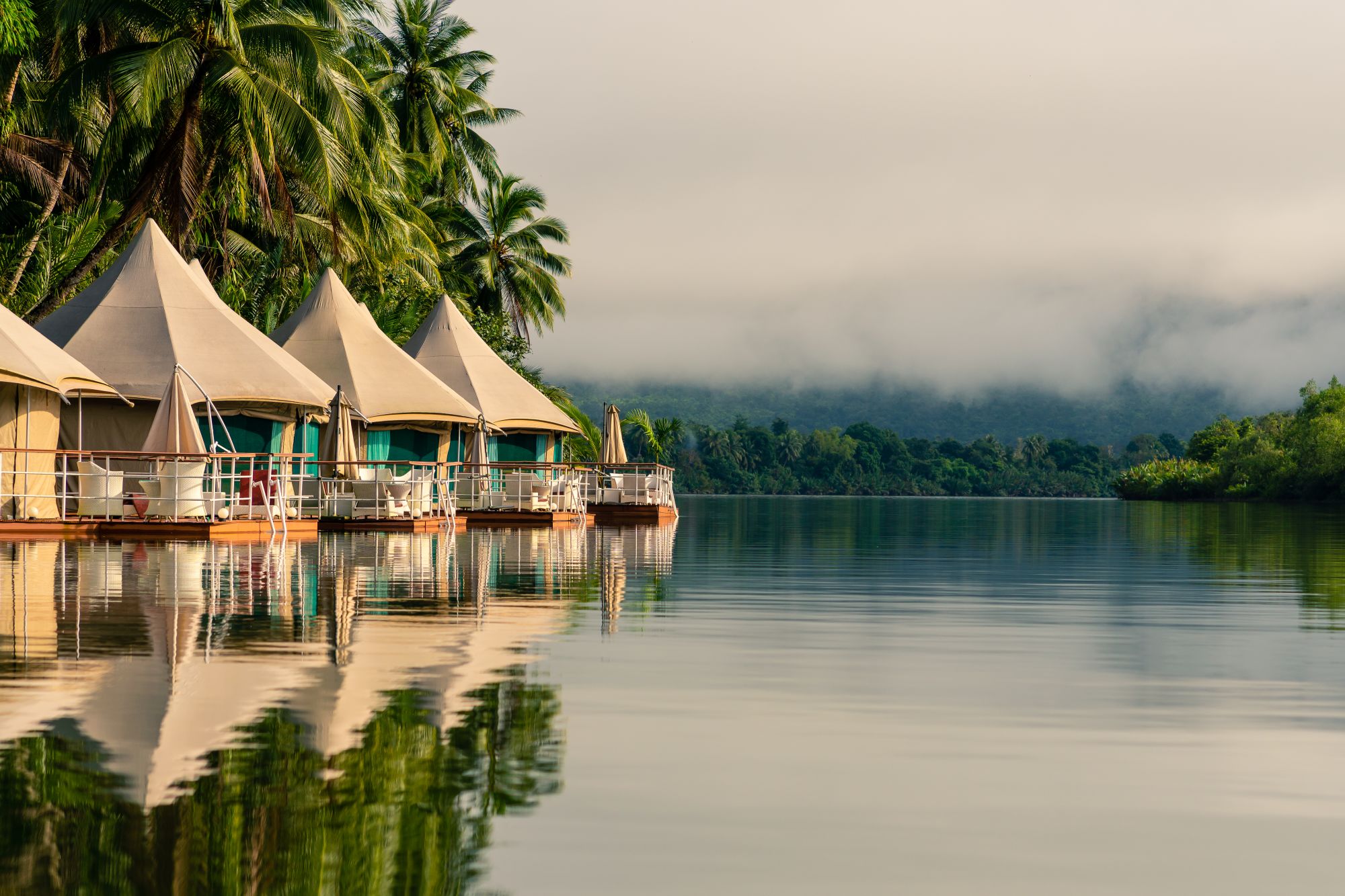 Les hauts lieux du Cambodge de Siem Reap: opinion: Floating Tents at Canvas & Orchids Retreat